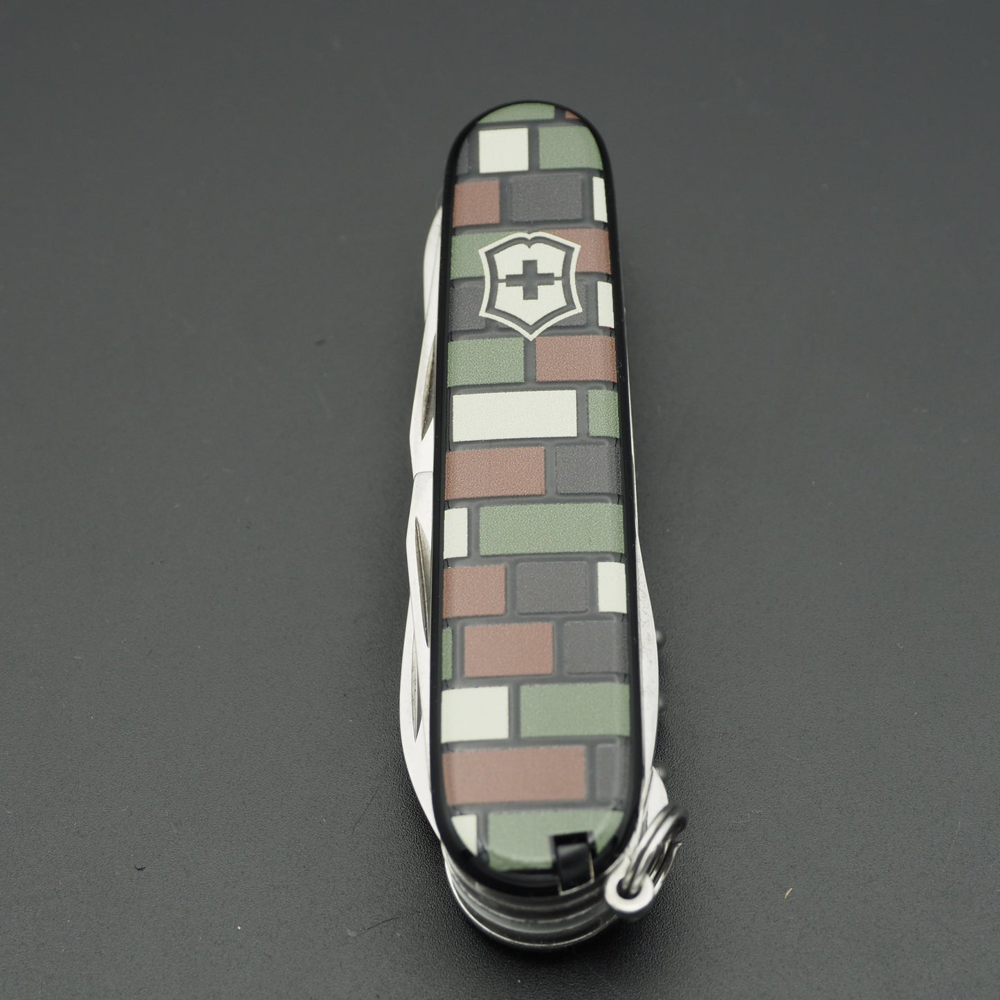 Victorinox "Bricks" Camouflage Huntsman 91mm 3D Haptic Print The Sharp Knife Club Edition
