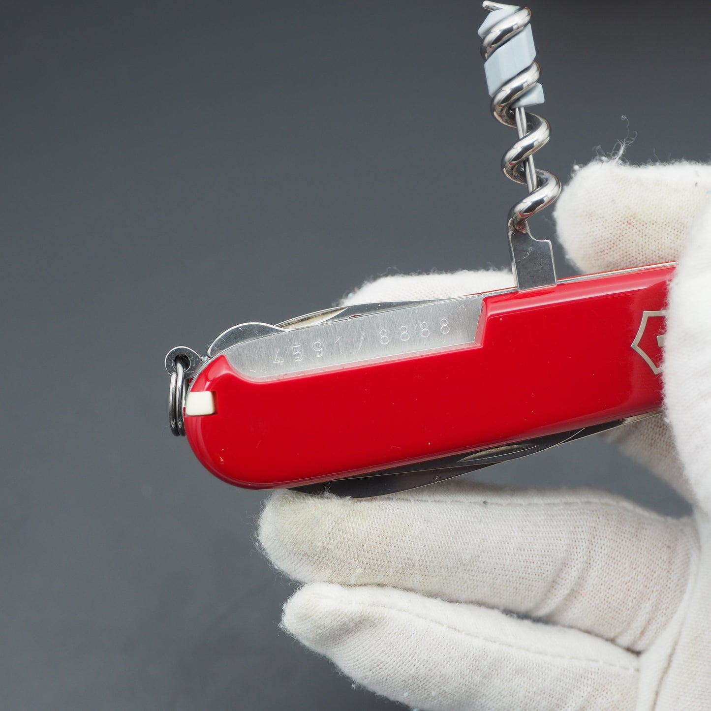 Victorinox Huntsman 2018 Year of the Dog 1.3714.E7 Number: 4591/8888 (NEW)