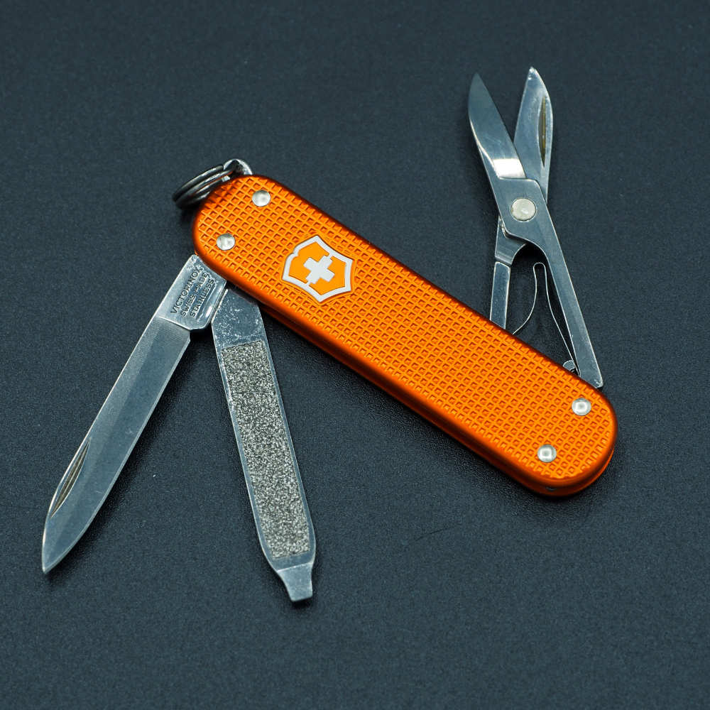 Victorinox Swiss Army Knife 2021 Alox Victorinox Hunter Pro Tiger
