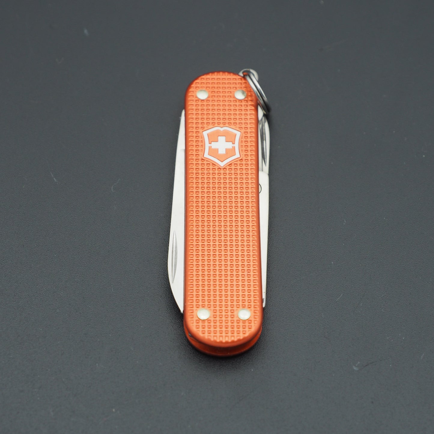 VICTORINOX CLASSIC SD, 58 MM, ALOX LIMITED EDITION 2025, STONE RED