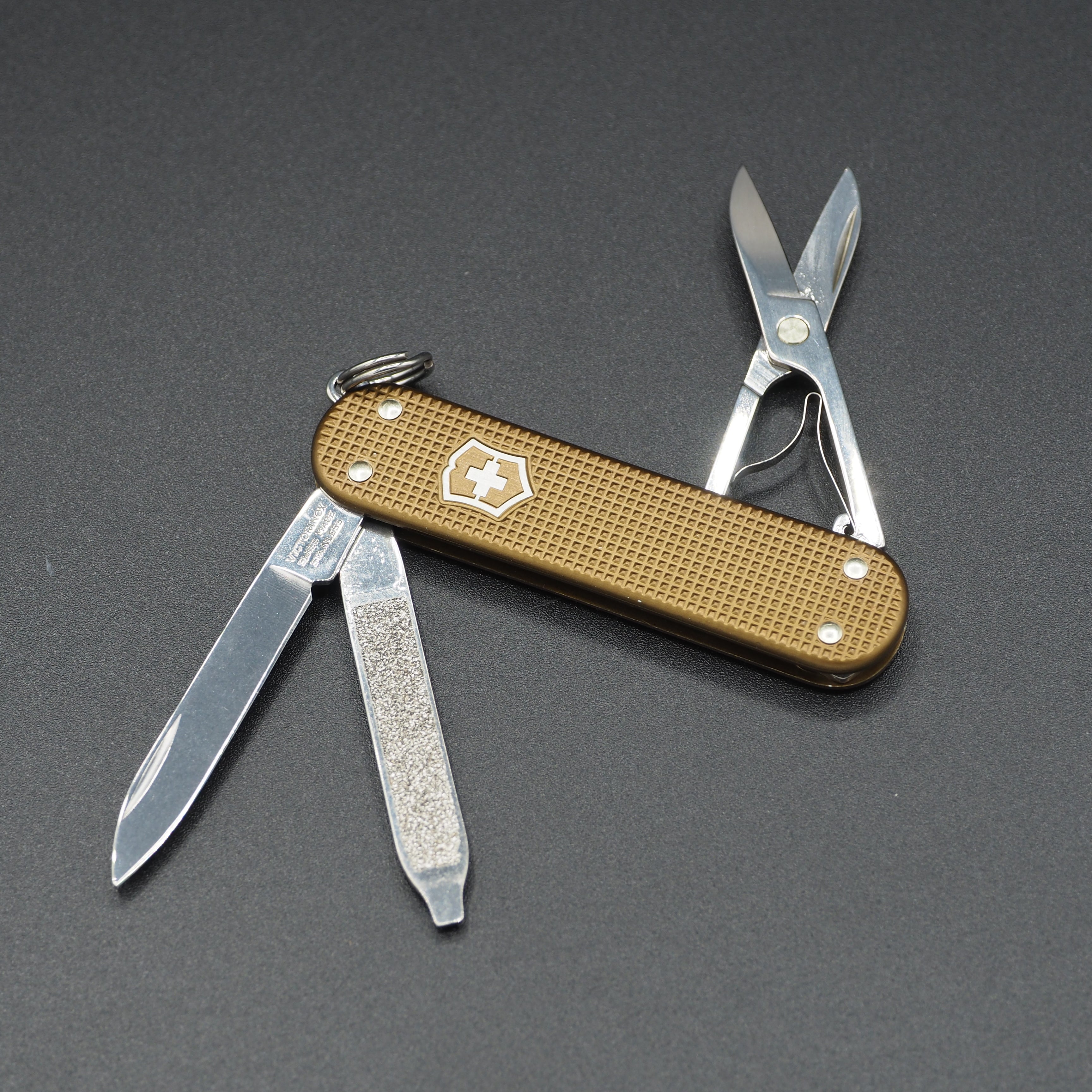 Victorinox alox outlet gold