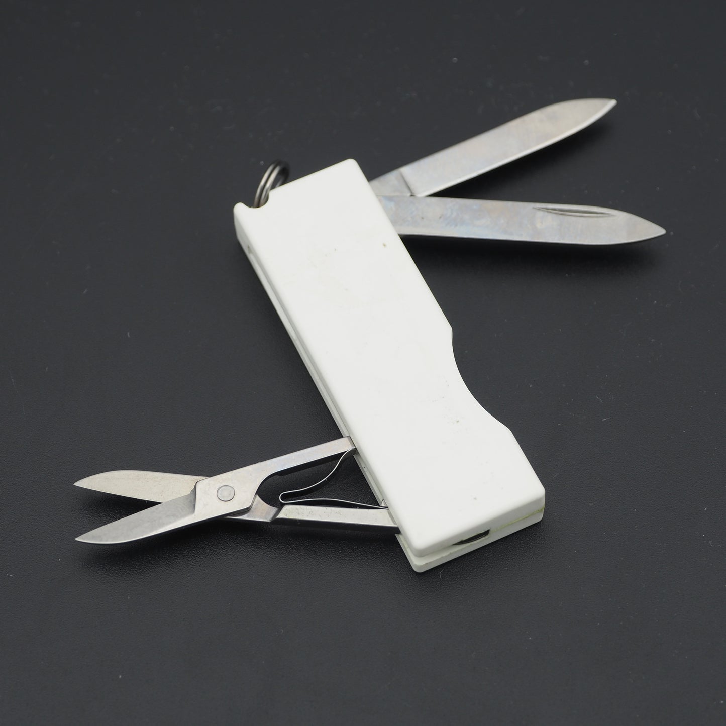 Victorinox Tomo white (NEW) (Damaged Box)