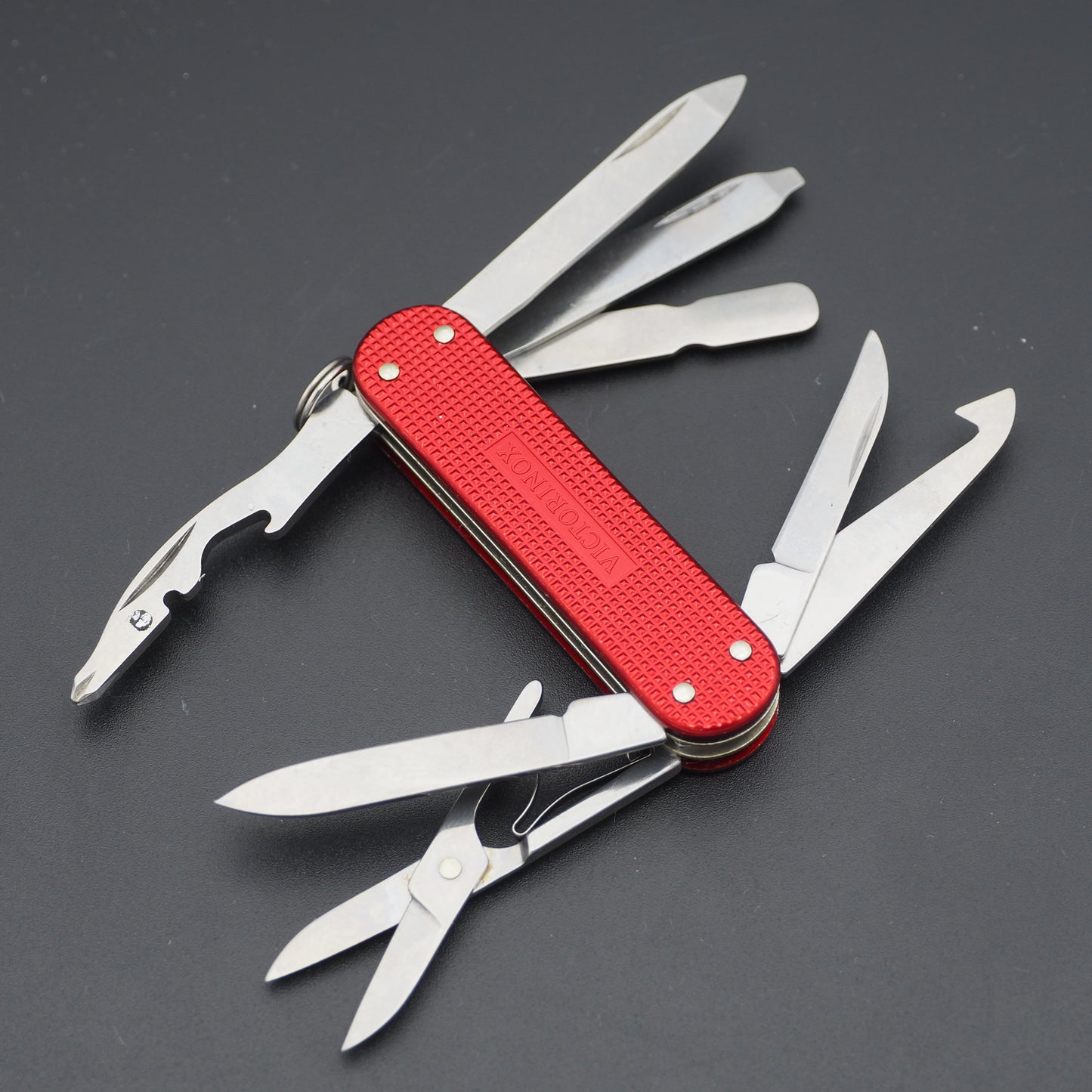 Victorinox MiniChamp Red (NEW) (Victorinox on the back scale)