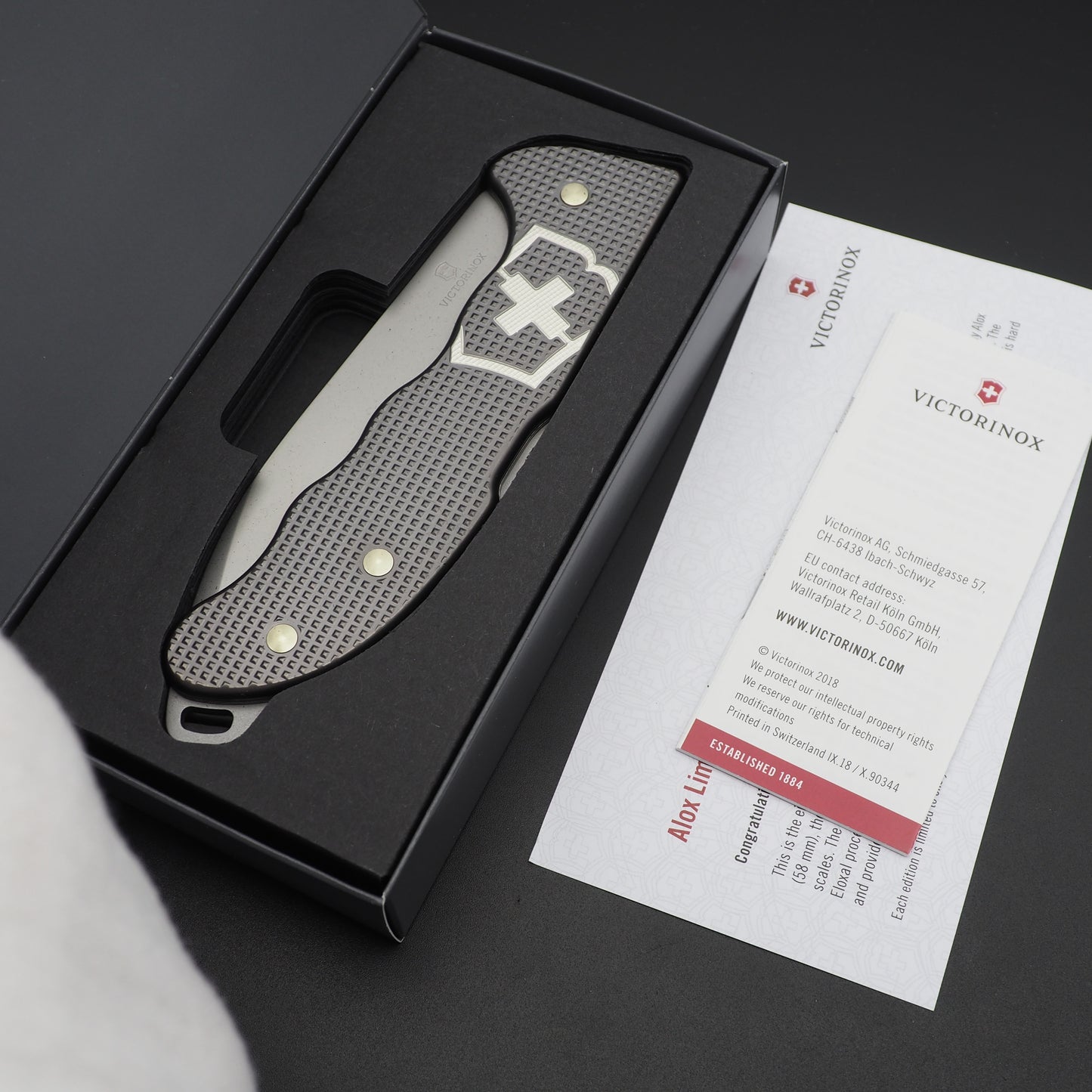 Victorinox Alox Hunter Pro Limited Edition 2022 Grey NEW (slightly damaged box)