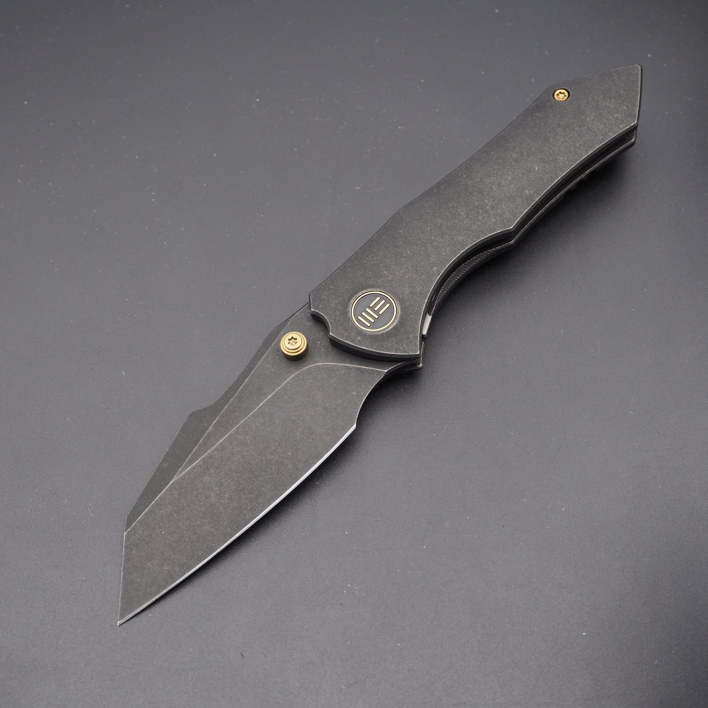 WE KNIFE High-Fin Black Stonewashed/Titanium Black WE22005-1 Taschenmesser (NEW)