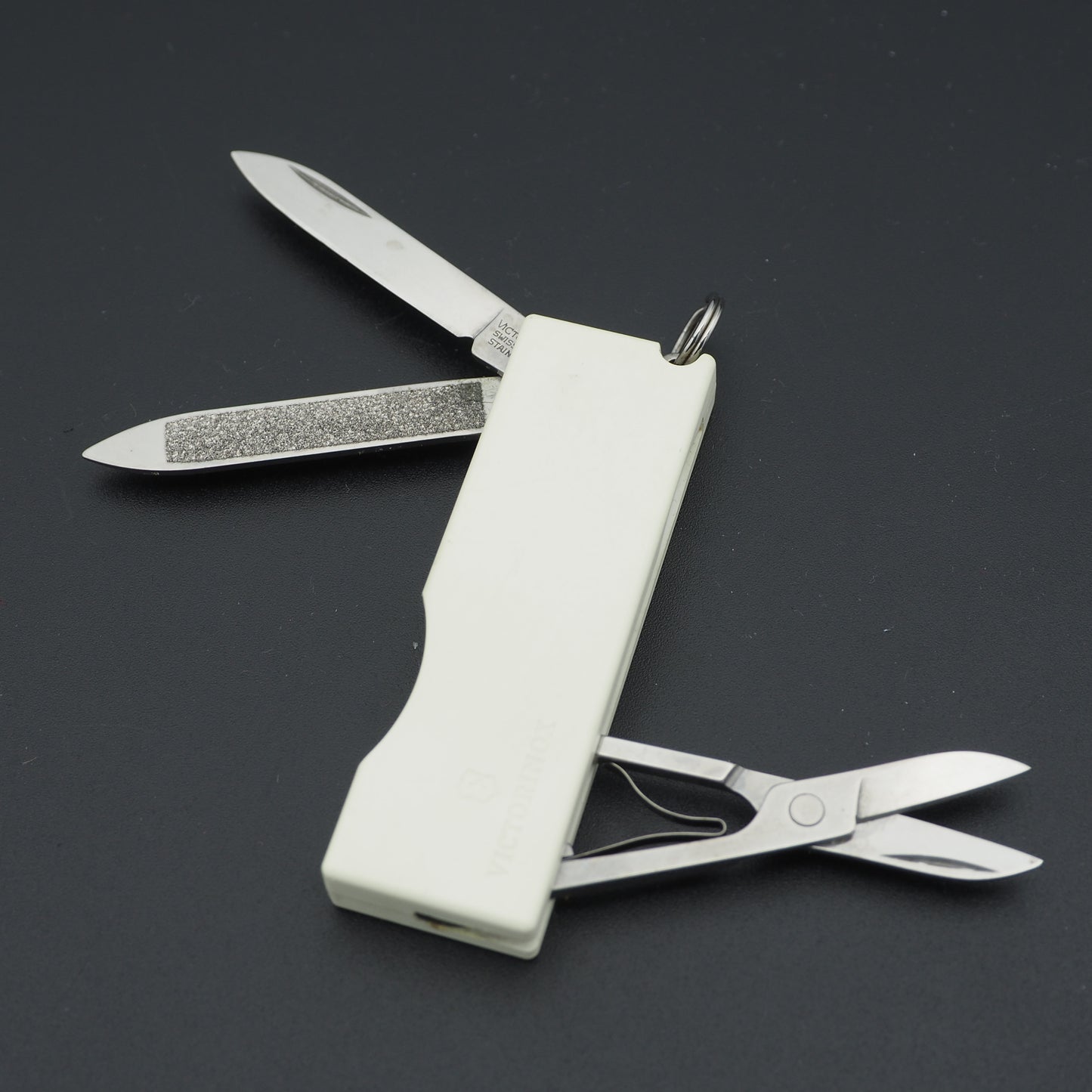 Victorinox Tomo white