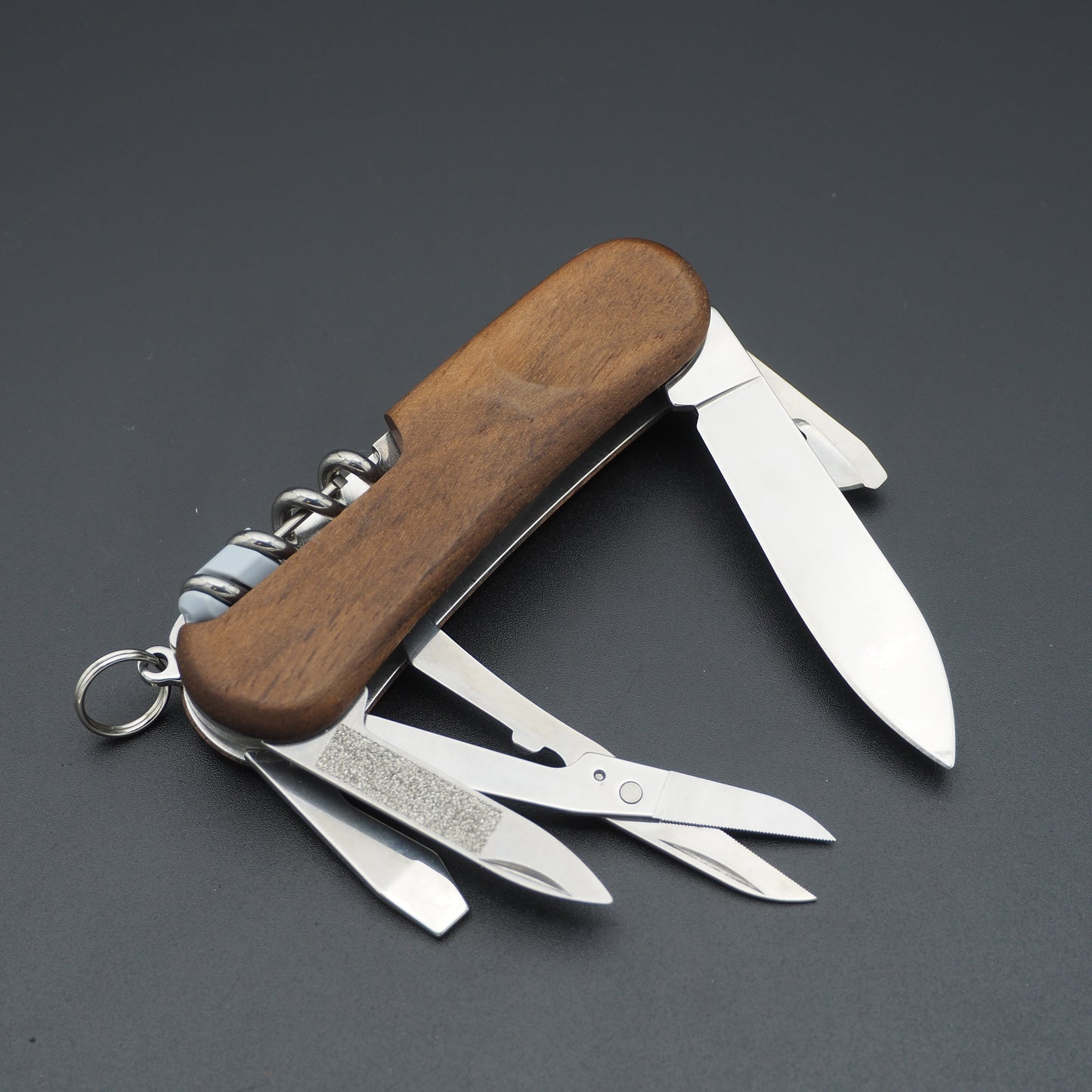 Victorinox EvoWood 17 Walnuss