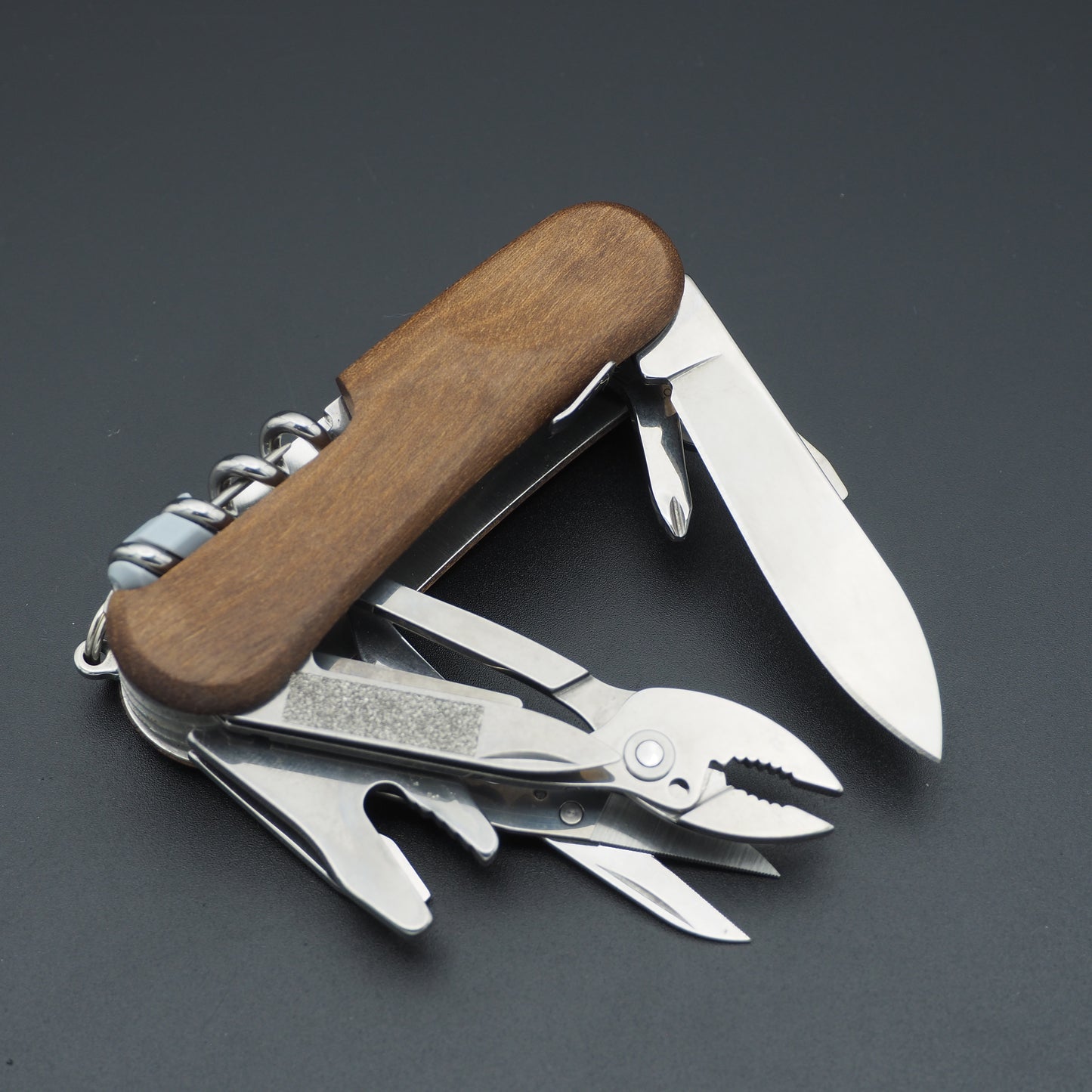 Victorinox EvoWood S557 Walnuss