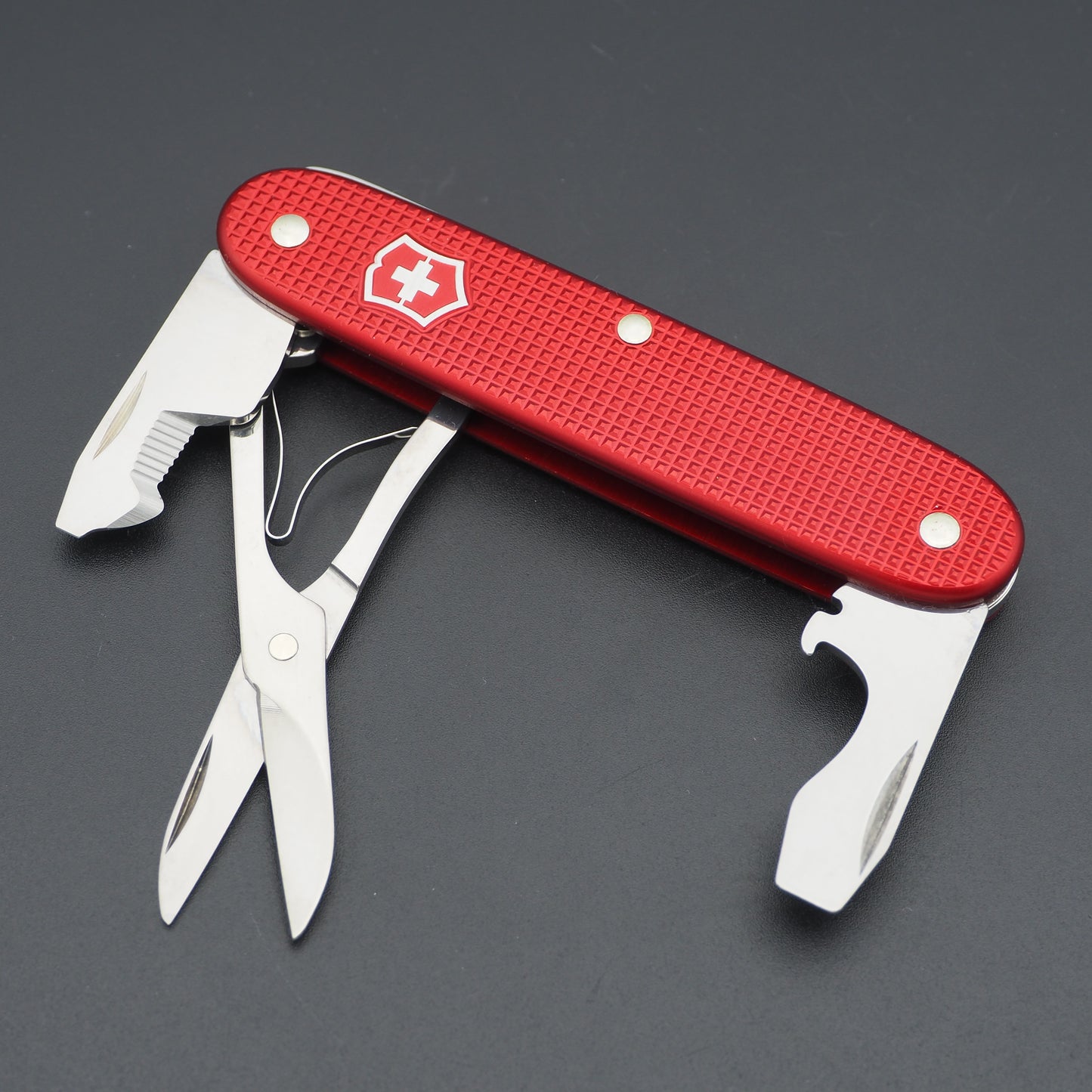 Victorinox Companion Slim Red Alox 0.8170.20