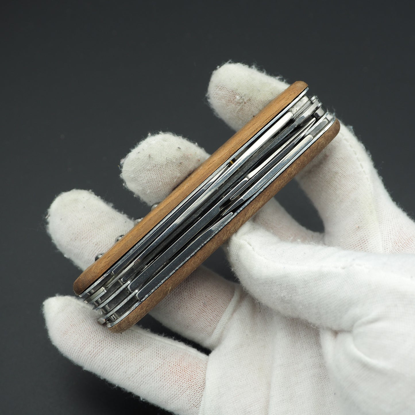 Victorinox Huntsman 1.3713 (USED)