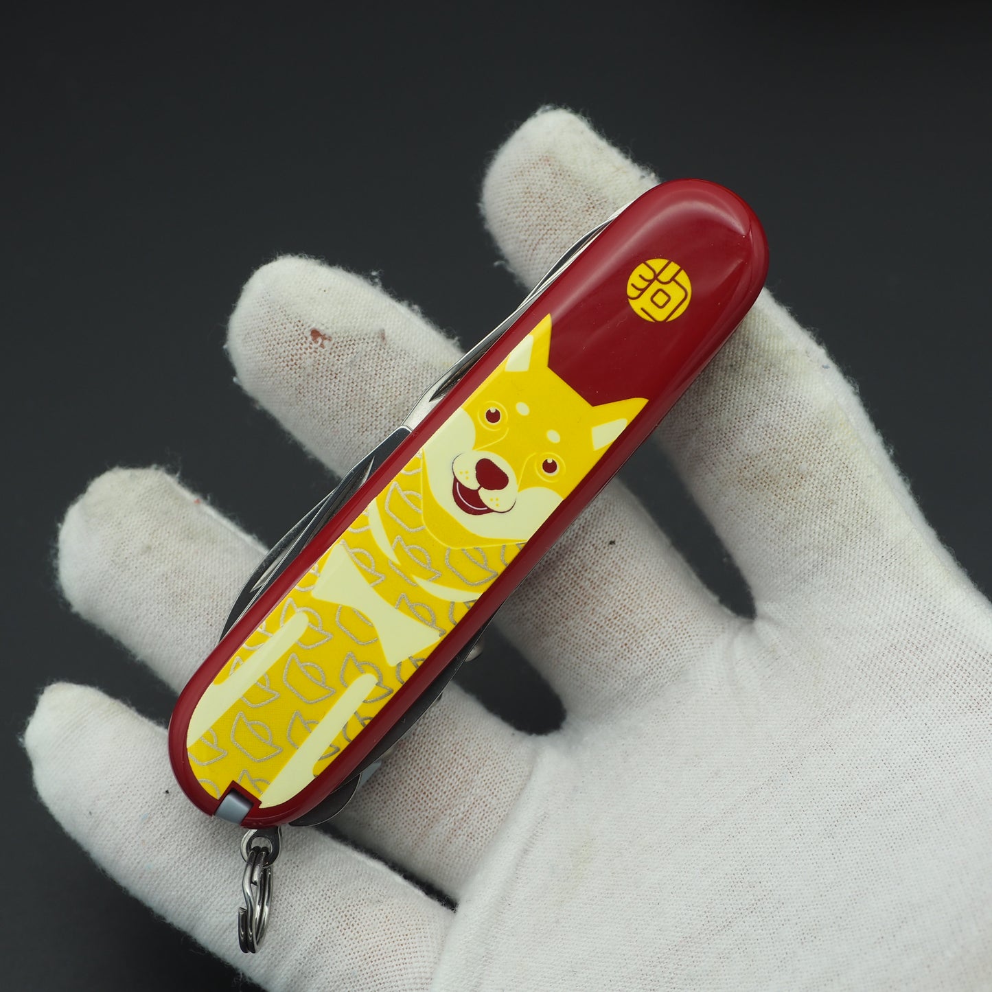 Victorinox Huntsman 2018 Year of the Dog 1.3714.E7 Number: 4591/8888 (NEW)