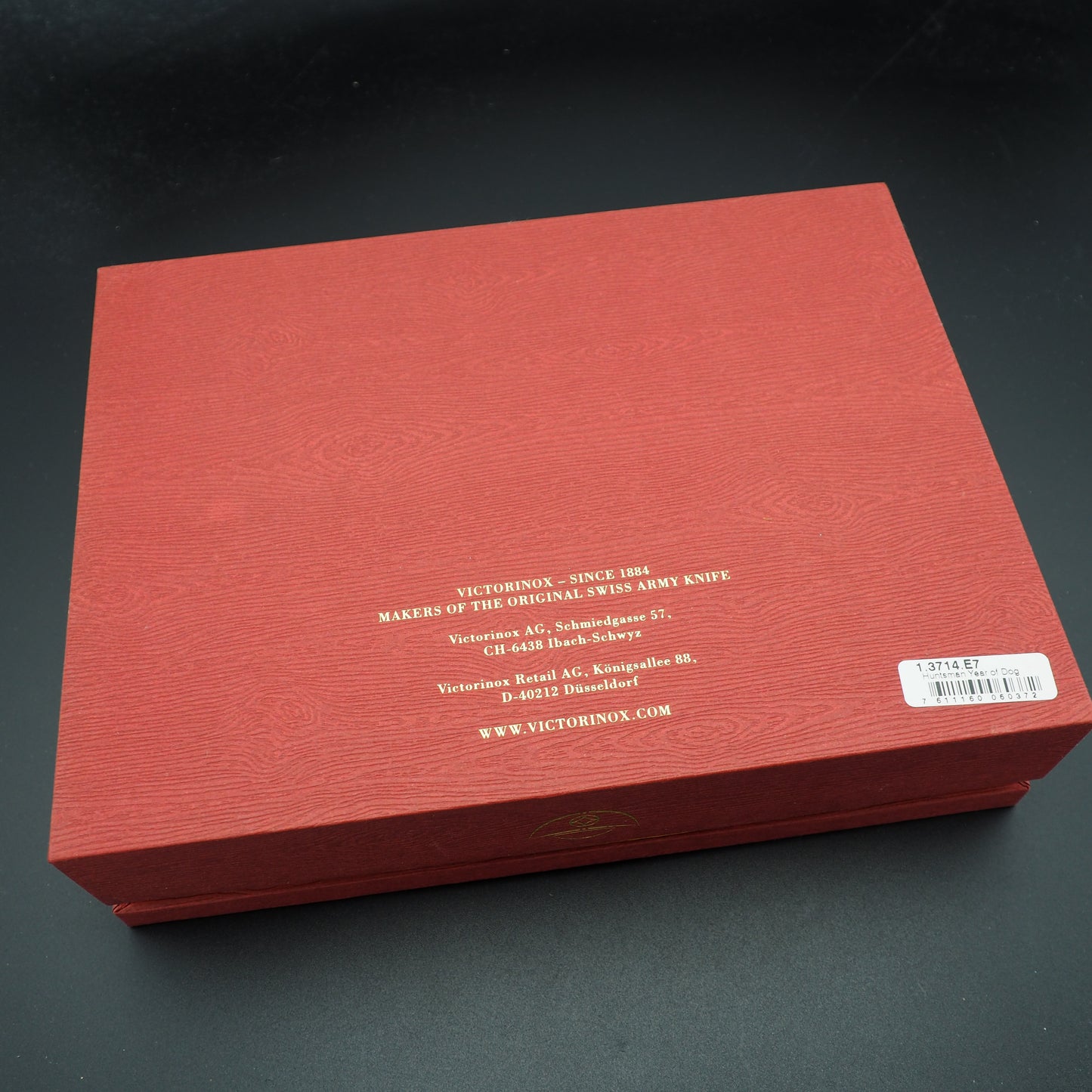 Victorinox Huntsman 2018 Year of the Dog 1.3714.E7 Number: 4172/8888 (NEW)