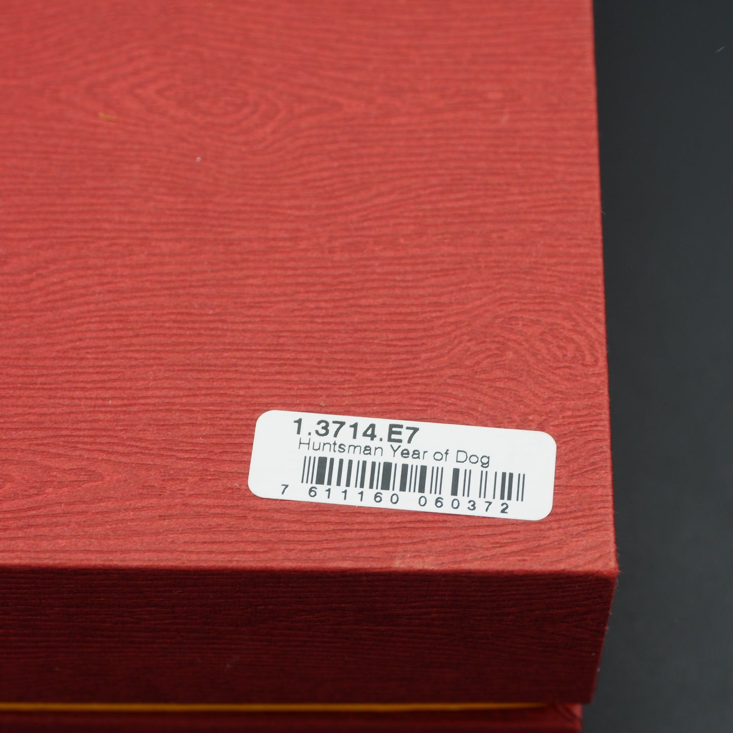 Victorinox Huntsman 2018 Year of the Dog 1.3714.E7 Number: 4172/8888 (NEW)