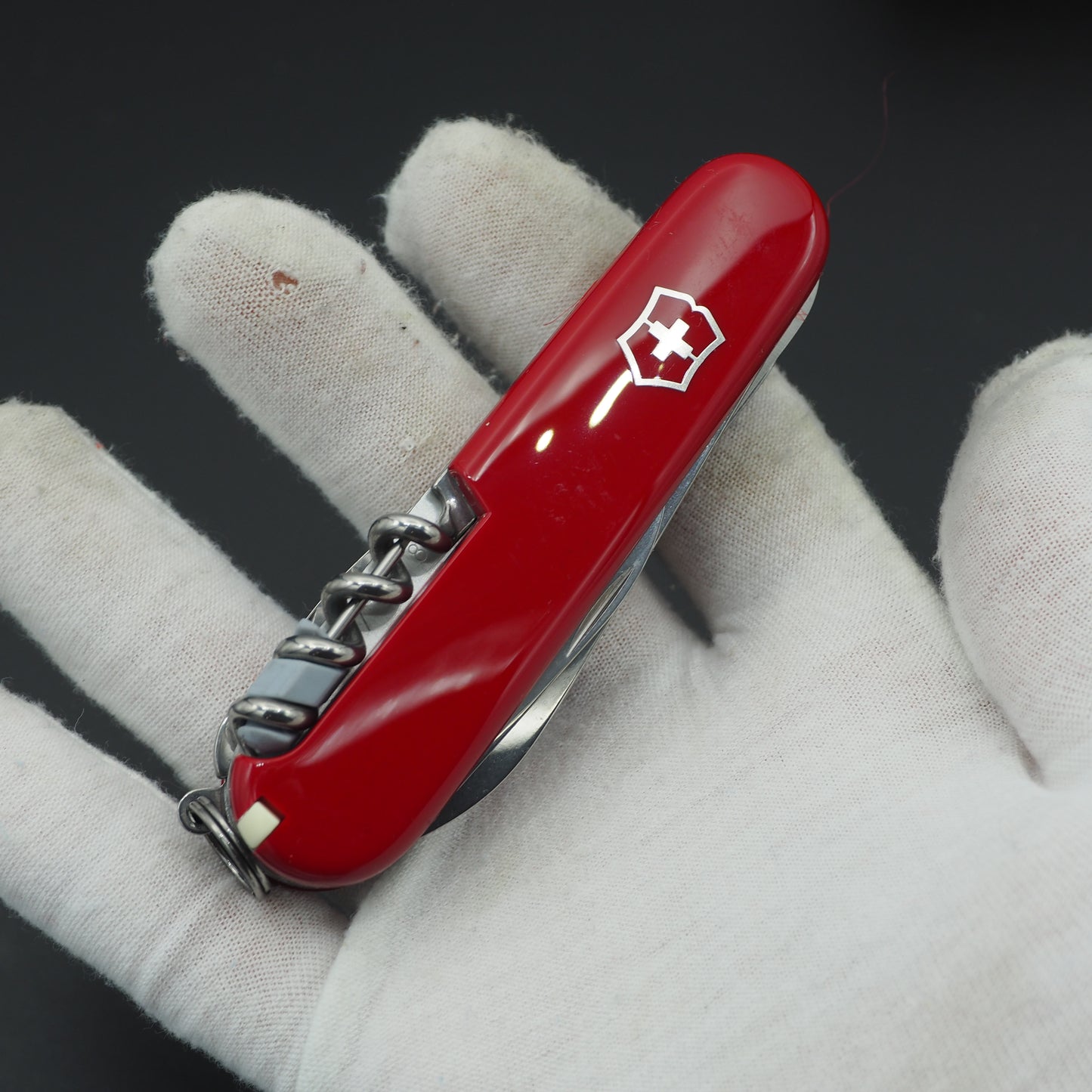 Victorinox Huntsman 2018 Year of the Dog 1.3714.E7 Number: 4172/8888 (NEW)