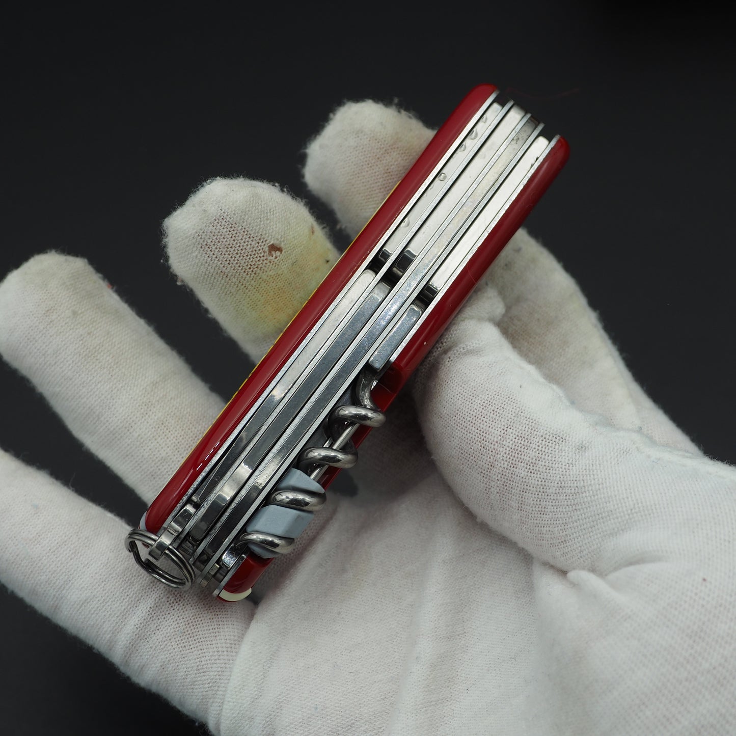 Victorinox Huntsman 2018 Year of the Dog 1.3714.E7 Number: 4172/8888 (NEW)