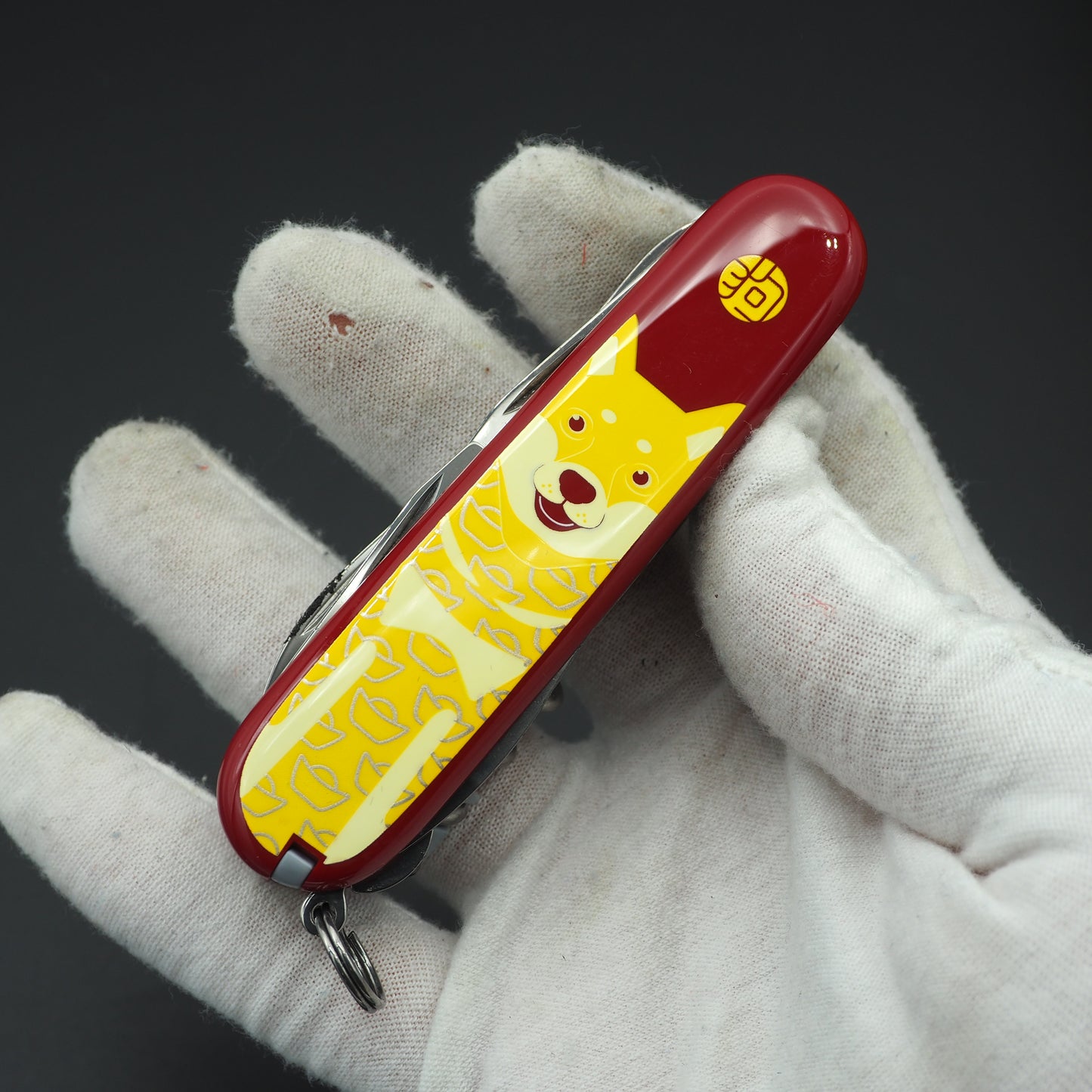 Victorinox Huntsman 2018 Year of the Dog 1.3714.E7 Number: 4166/8888 (NEW)