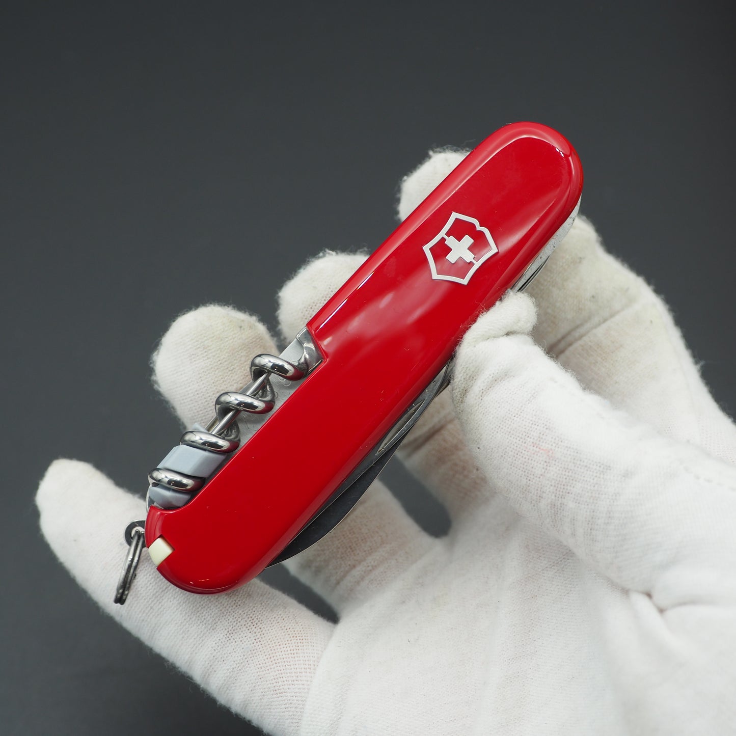 Victorinox Huntsman 2018 Year of the Dog 1.3714.E7 Number: 4166/8888 (NEW)