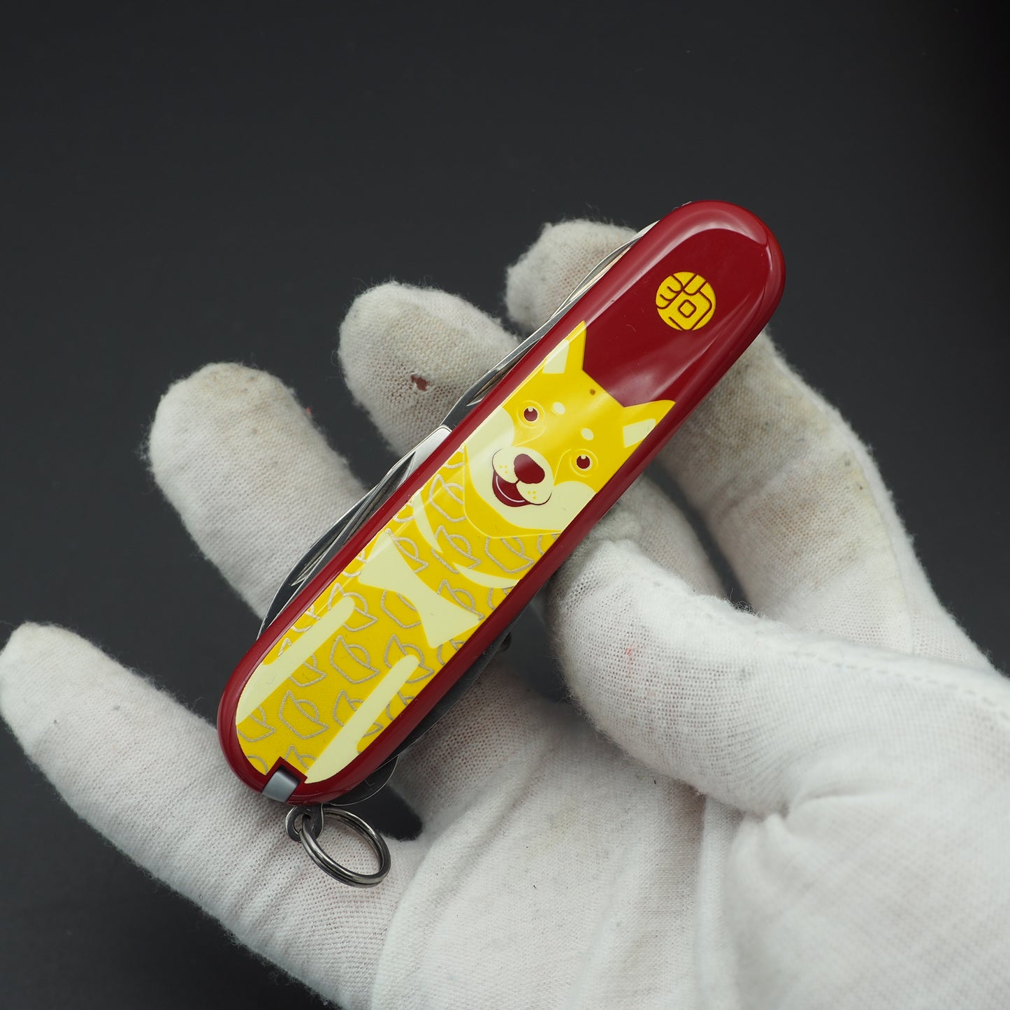 Victorinox Huntsman 2018 Year of the Dog 1.3714.E7 Number: 4043/8888 (NEW)