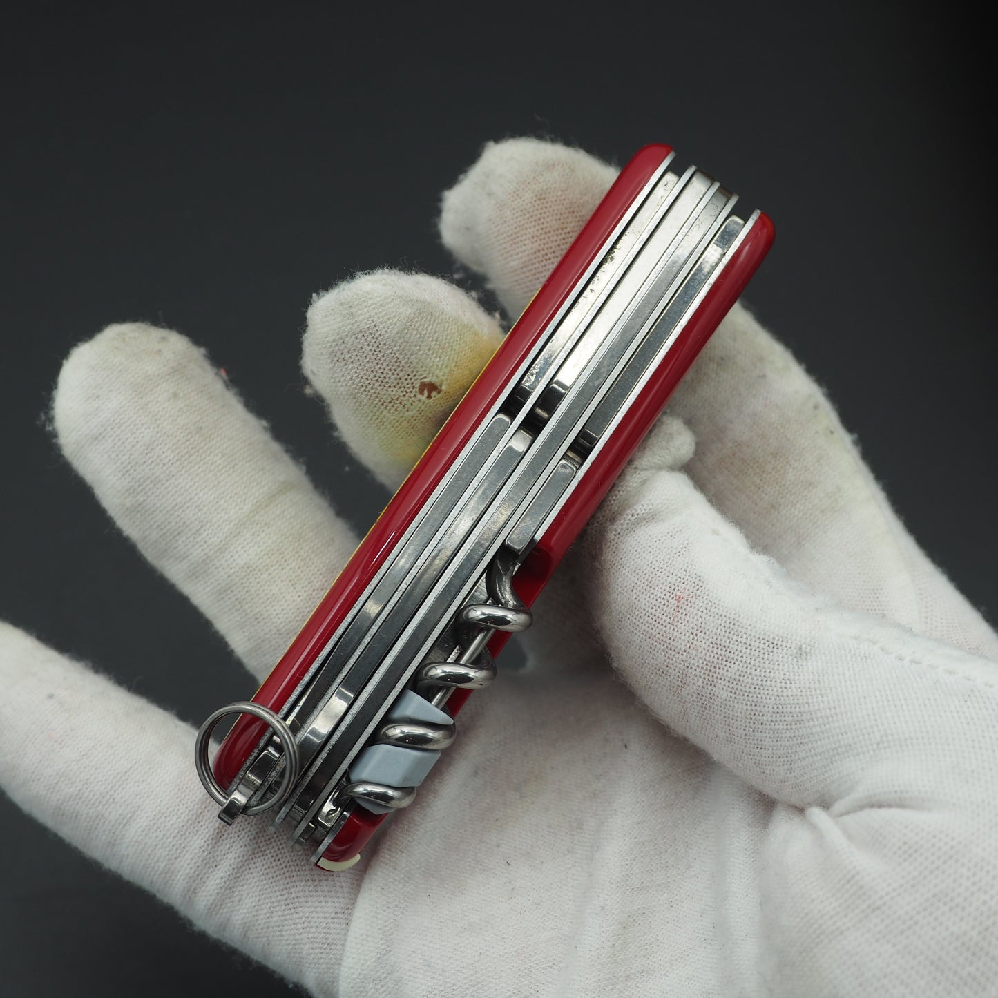 Victorinox Huntsman 2018 Year of the Dog 1.3714.E7 Number: 4043/8888 (NEW)