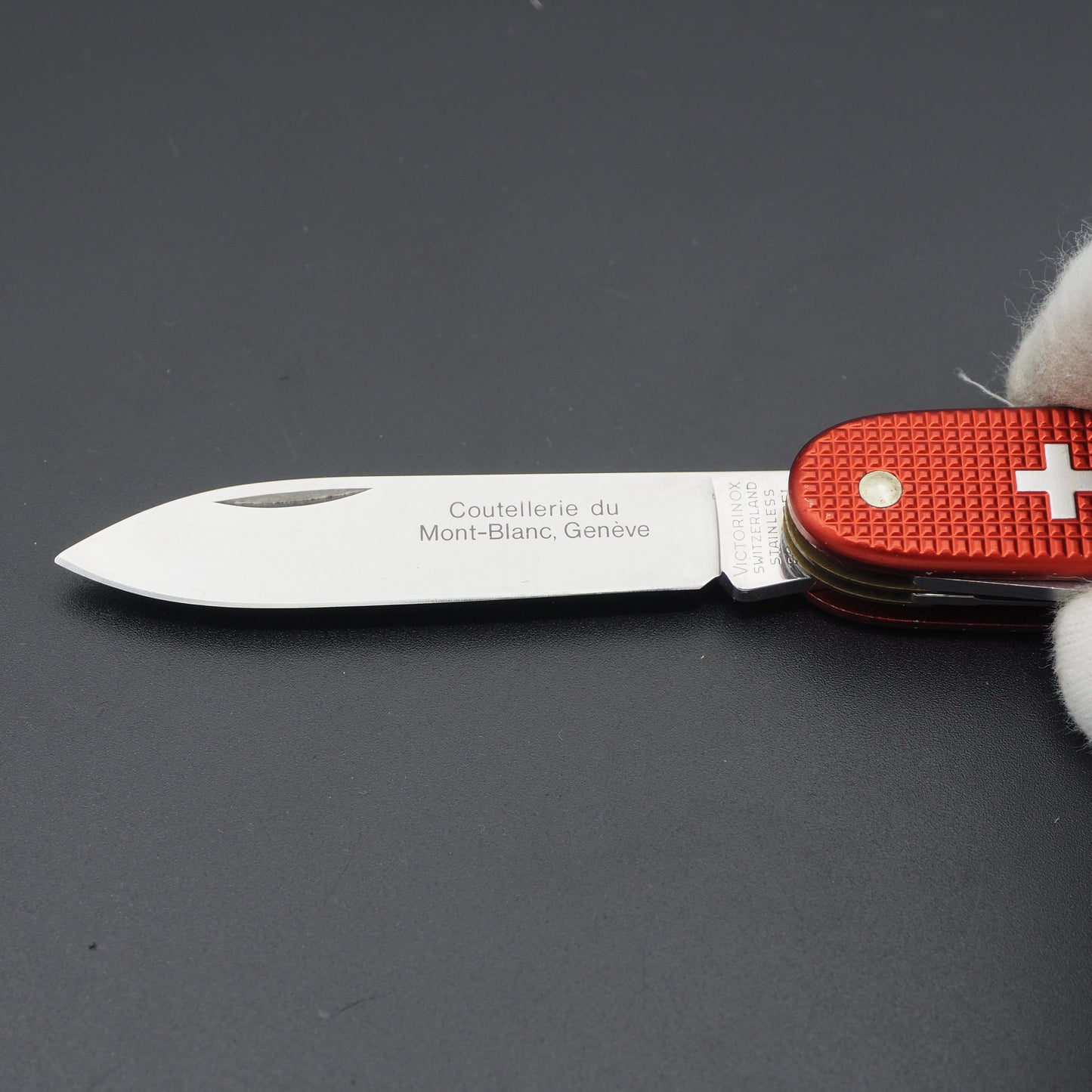 Victorinox Farmer Alox OC Red GEBRAUCHTER Messingliner mit Werbung: Coutellerie du Mont-Blanc, Geneve