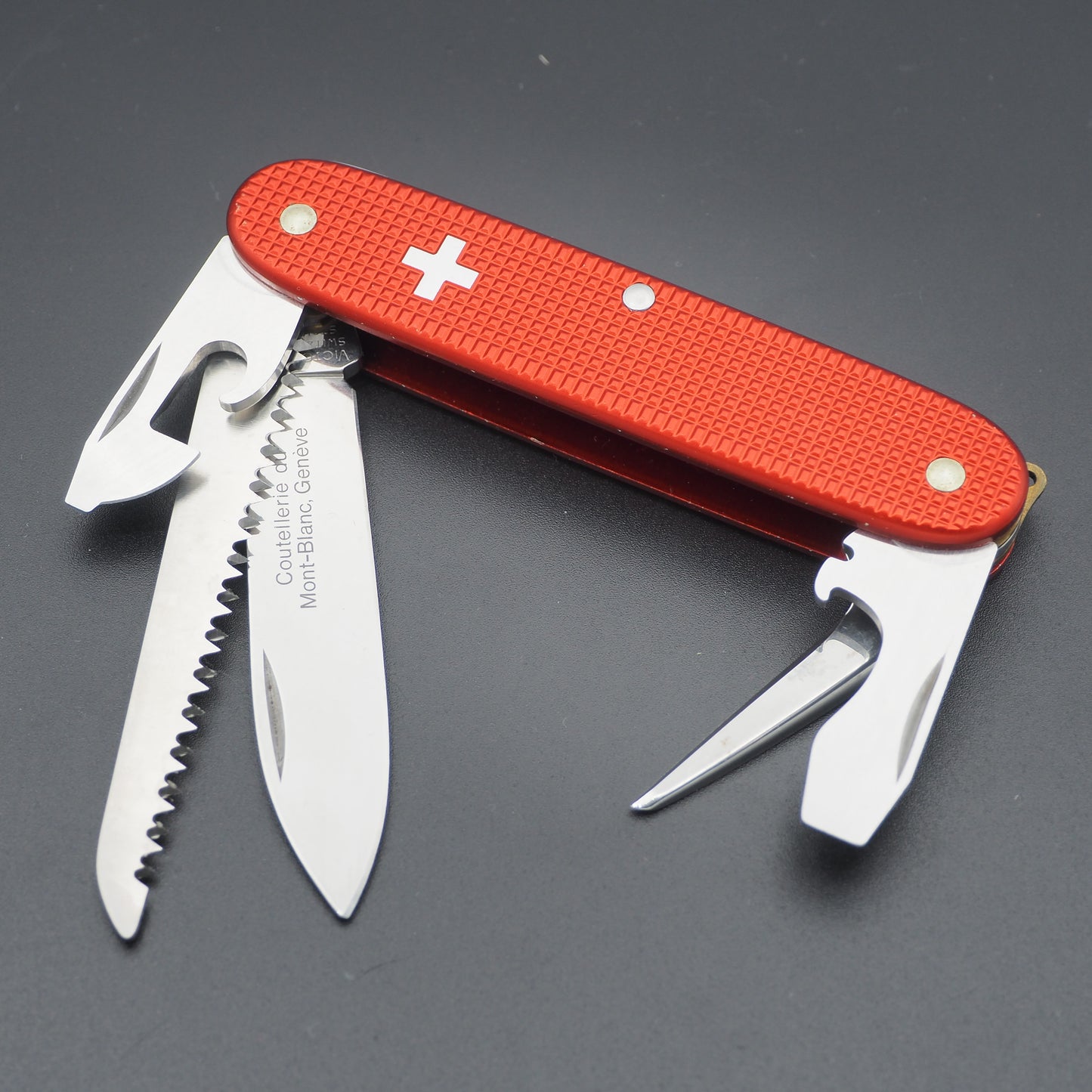 Victorinox Farmer Alox OC Red GEBRAUCHTER Messingliner mit Werbung: Coutellerie du Mont-Blanc, Geneve