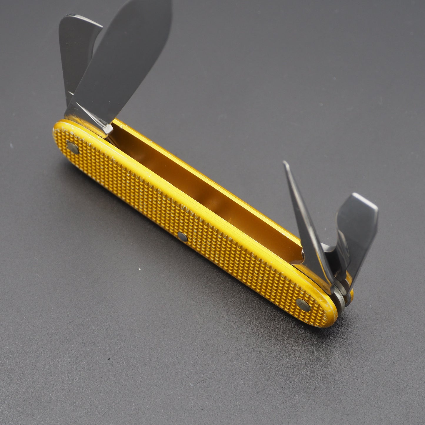 Victorinox Rancher Alox OC Gold GEBRAUCHT mit Werbung: Bugnard