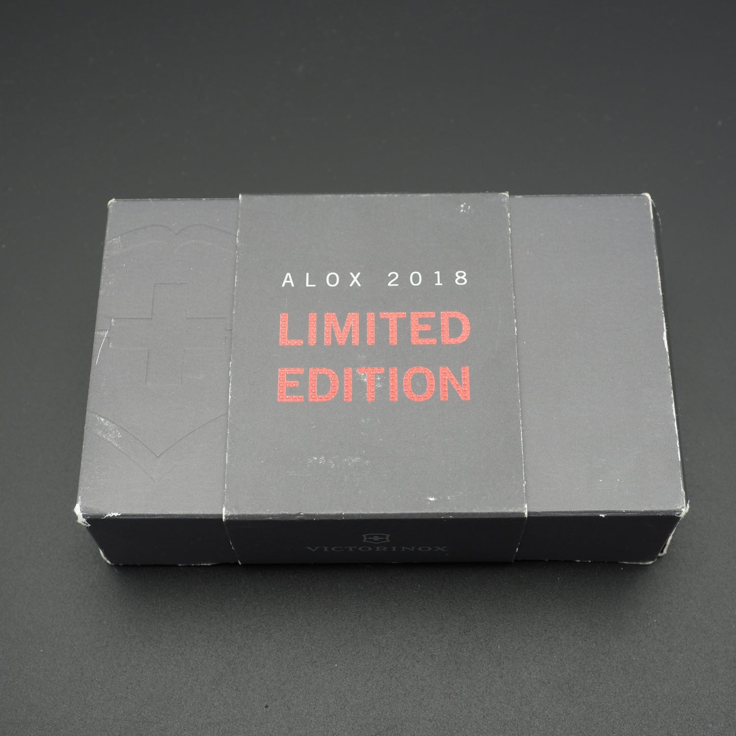 Victorinox Alox Limited Edition 2018 Cadet 84mm Berry Red Messer, neu mit beschädigter Box