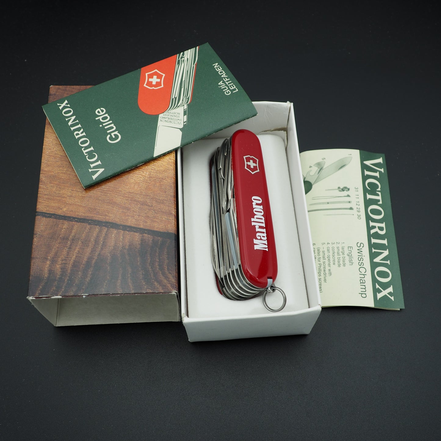 Victorinox Marlboro Swiss Champ Swiss Army Knife like NEW (box damaged)