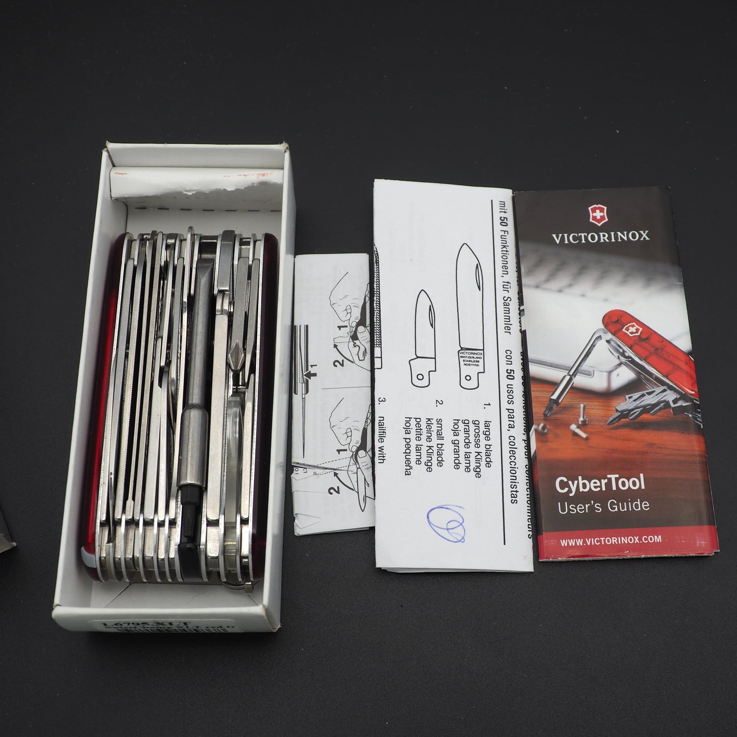 Victorinox SwissChamp XLT Swiss Army Knife like NEW (box damaged)