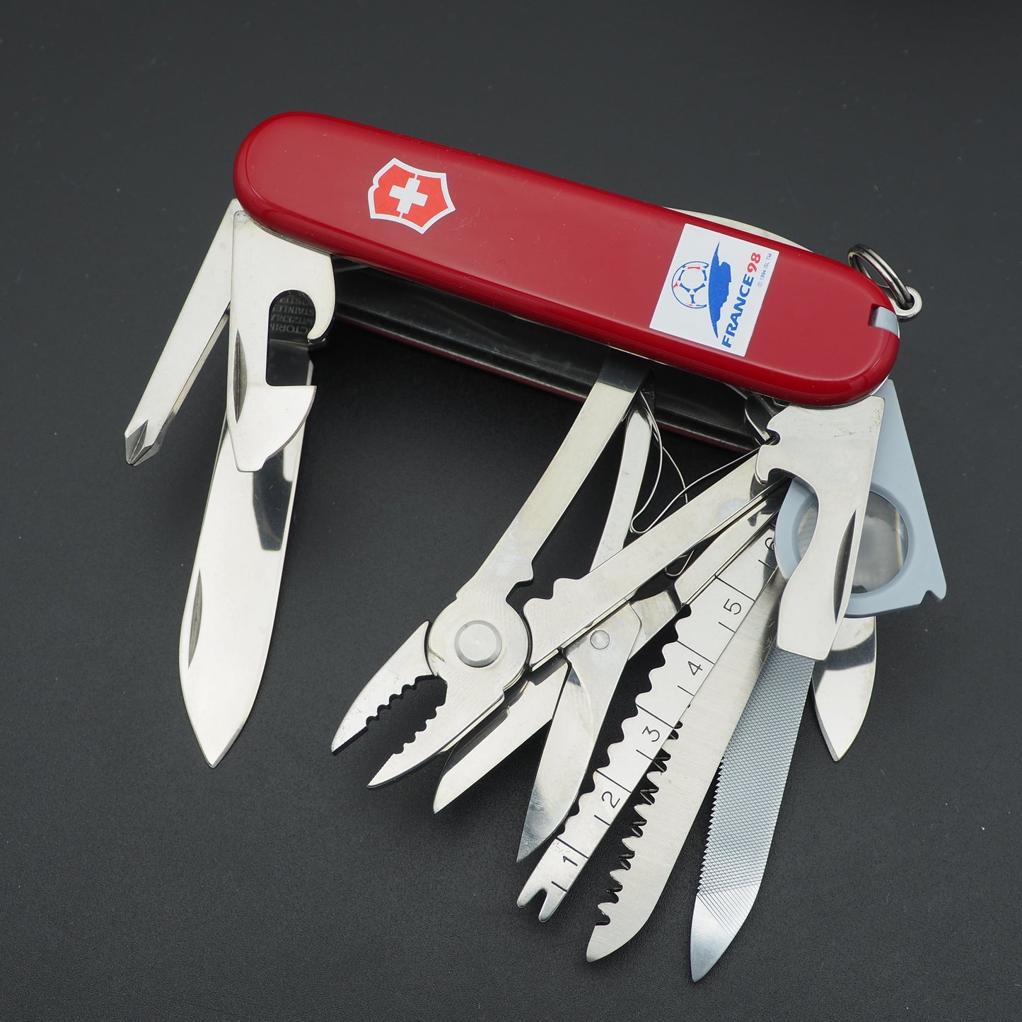 Victorinox SwissChamp France 98 World Cup Weltmeisterschaft Special Edition Knife is like New (damaged box)