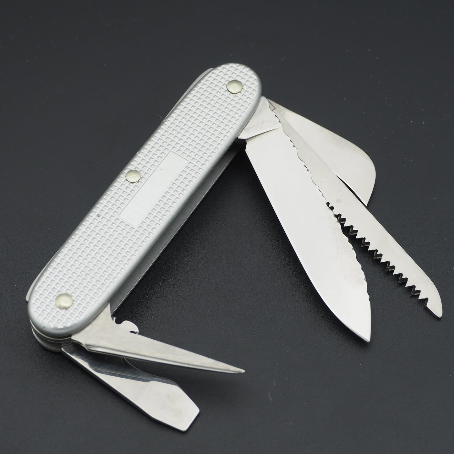 Victorinox like NEW Harvester Silver Tom Stratton Filework (without box)