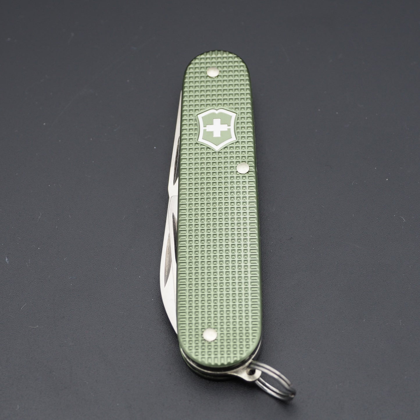 Victorinox Cadet Alox Limited Edition 2017 Olivgrünes Schweizer Taschenmesser, neu im Karton (beschädigt)