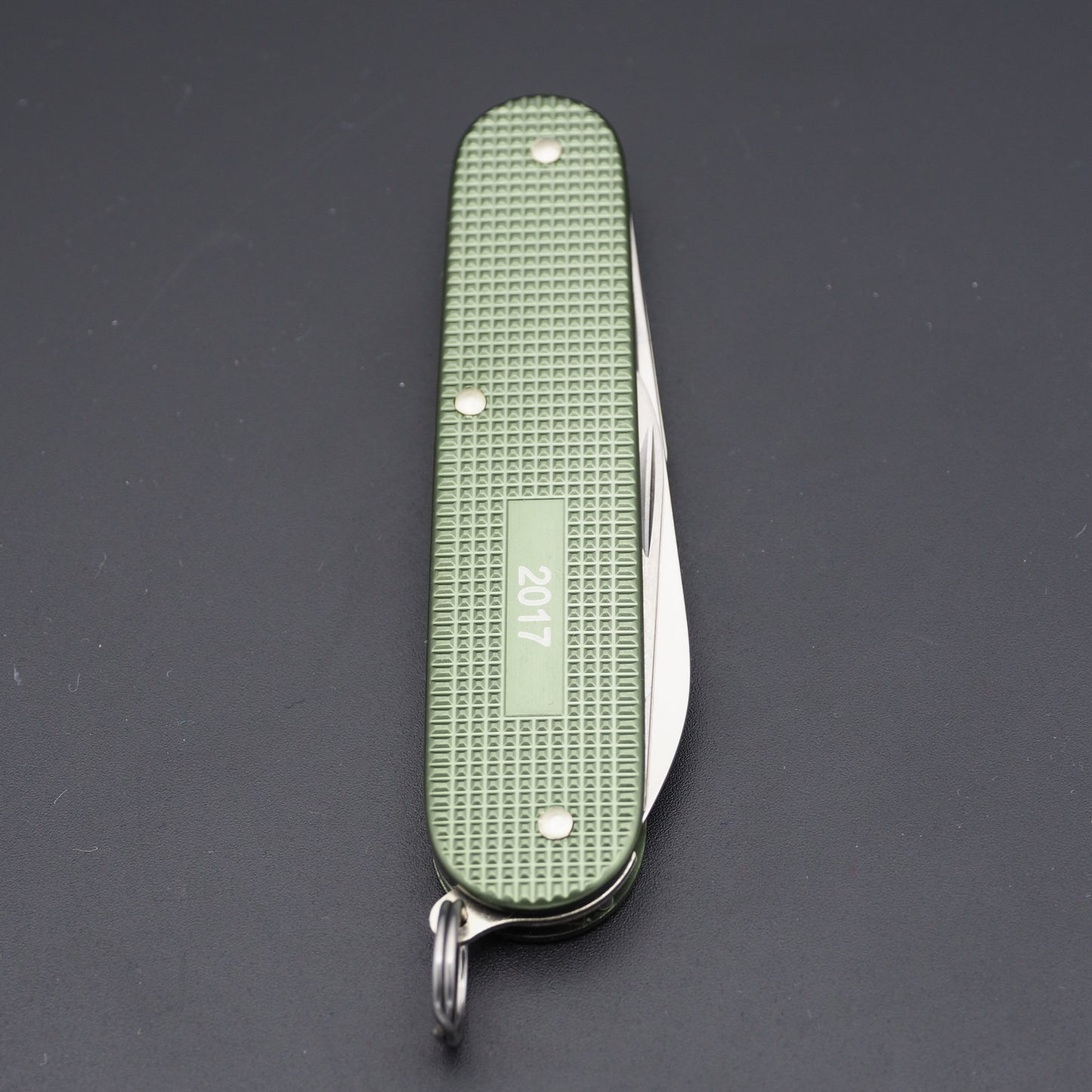 Victorinox Cadet Alox Limited Edition 2017 Olivgrünes Schweizer Taschenmesser, neu im Karton (beschädigt)