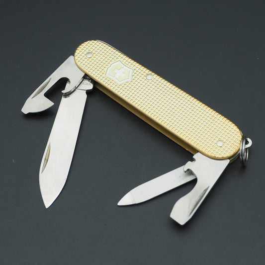 Victorinox Alox Limited Edition 2019 Cadet 84mm Gold NEUES Messer (beschädigte Box)