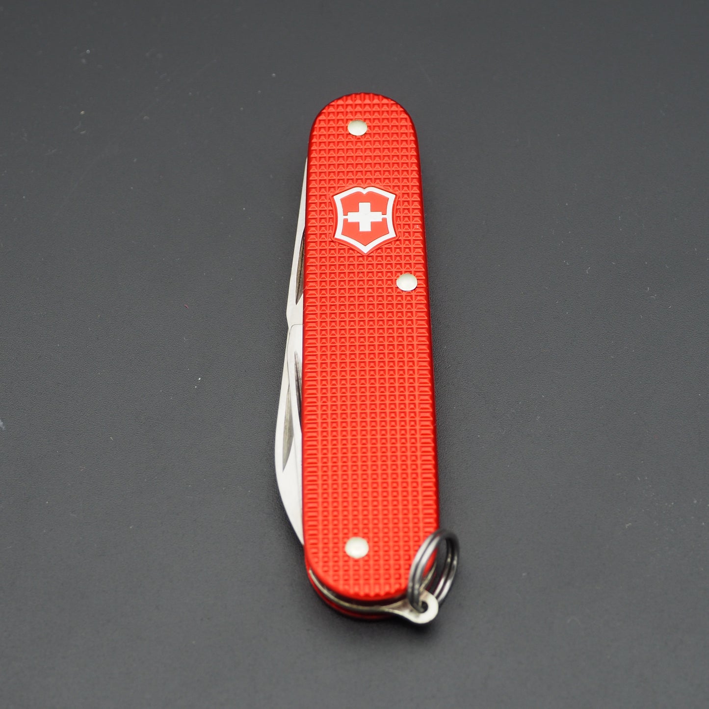 Victorinox Alox Limited Edition 2018 Cadet 84mm Berry Red Messer, neu mit beschädigter Box