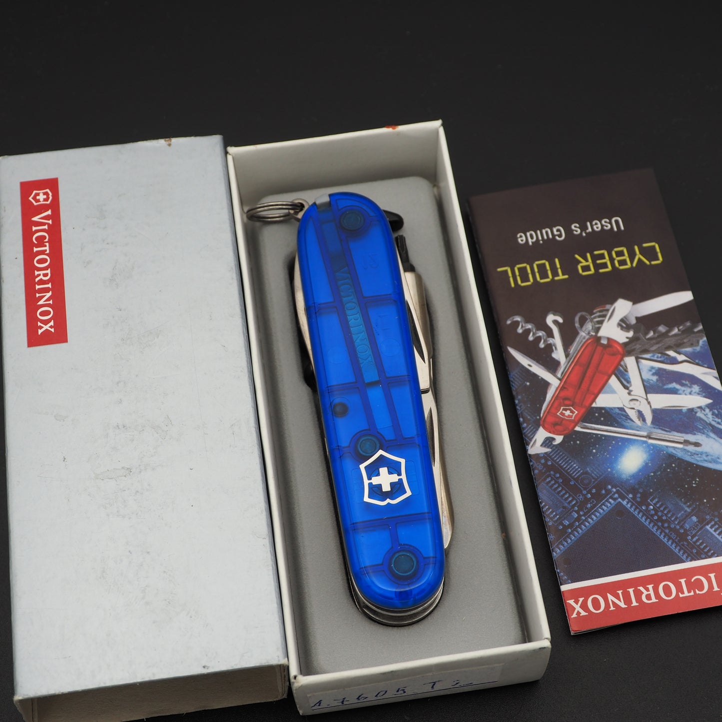 Victorinox Cybertool NEUE alte Lagerverpackung beschädigt (Kopie)