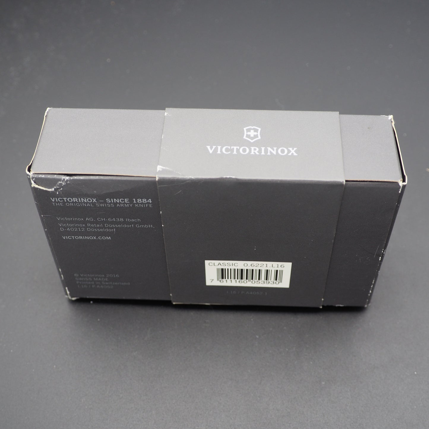 Victorinox Classic Limited Edition 2016 like NEW (damaged box)