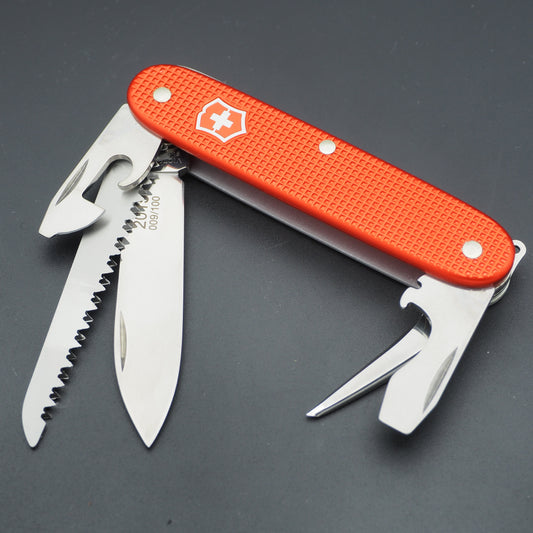 Victorinox Farmer Winterthur BICOLOR Red/Silver Number 9 of 100 Swiss Army Knife mint NEW without Box