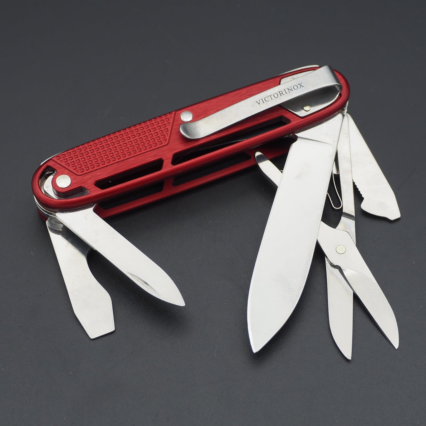 Victorinox Synergy X Alox Red (NEW)