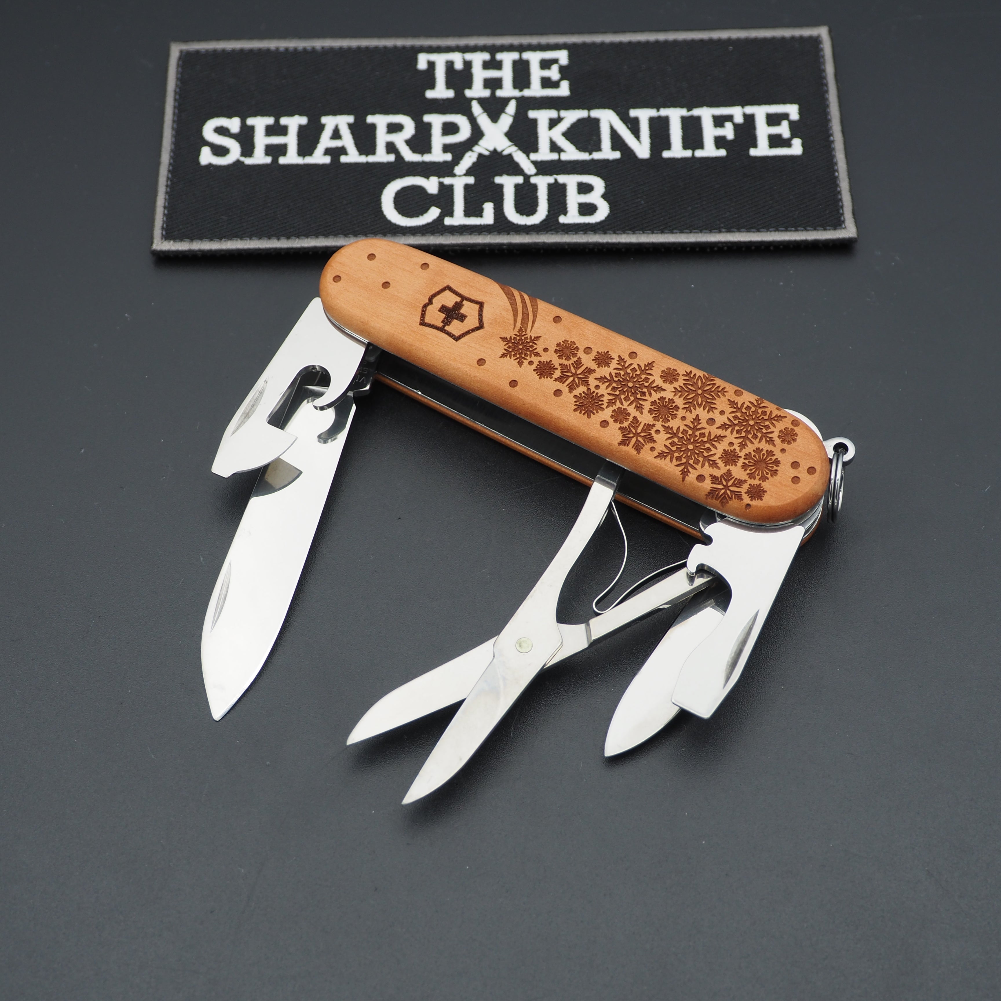 シークレットオブスノーウィデイ Victorinox Swiss Army Knife – Premium Multi-Tool | The Sharp Knife