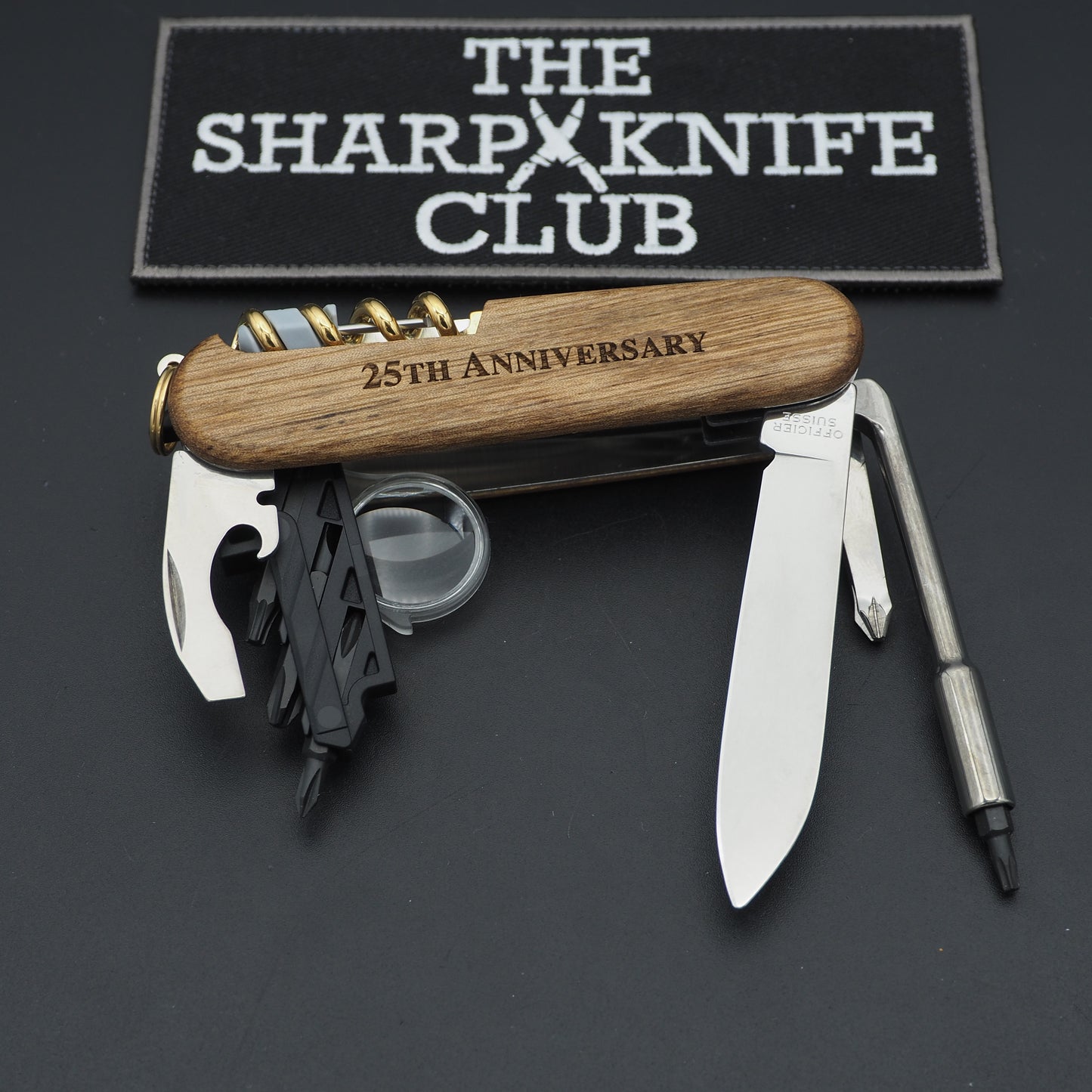 Victorinox VSAKCS Cyber Scientist Jahr 2024 (NEW)