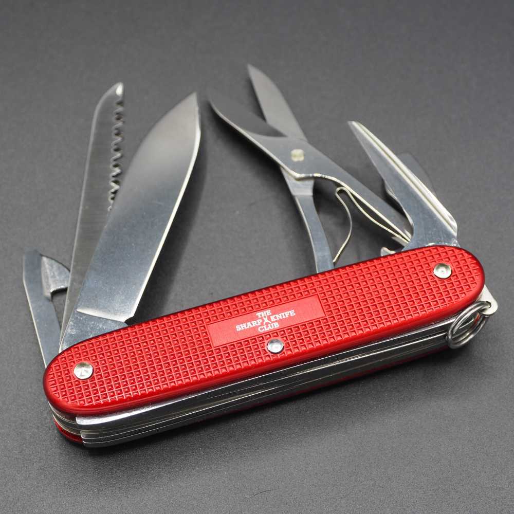 Victorinox 2025 farmer red