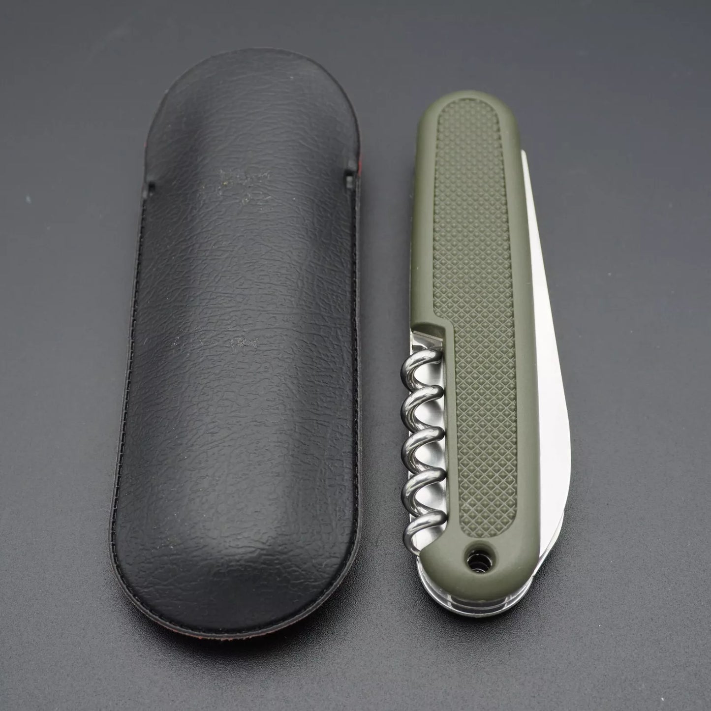 Victorinox Safari Trooper Very Rare Discontinued NEW + sheath+ saw protection