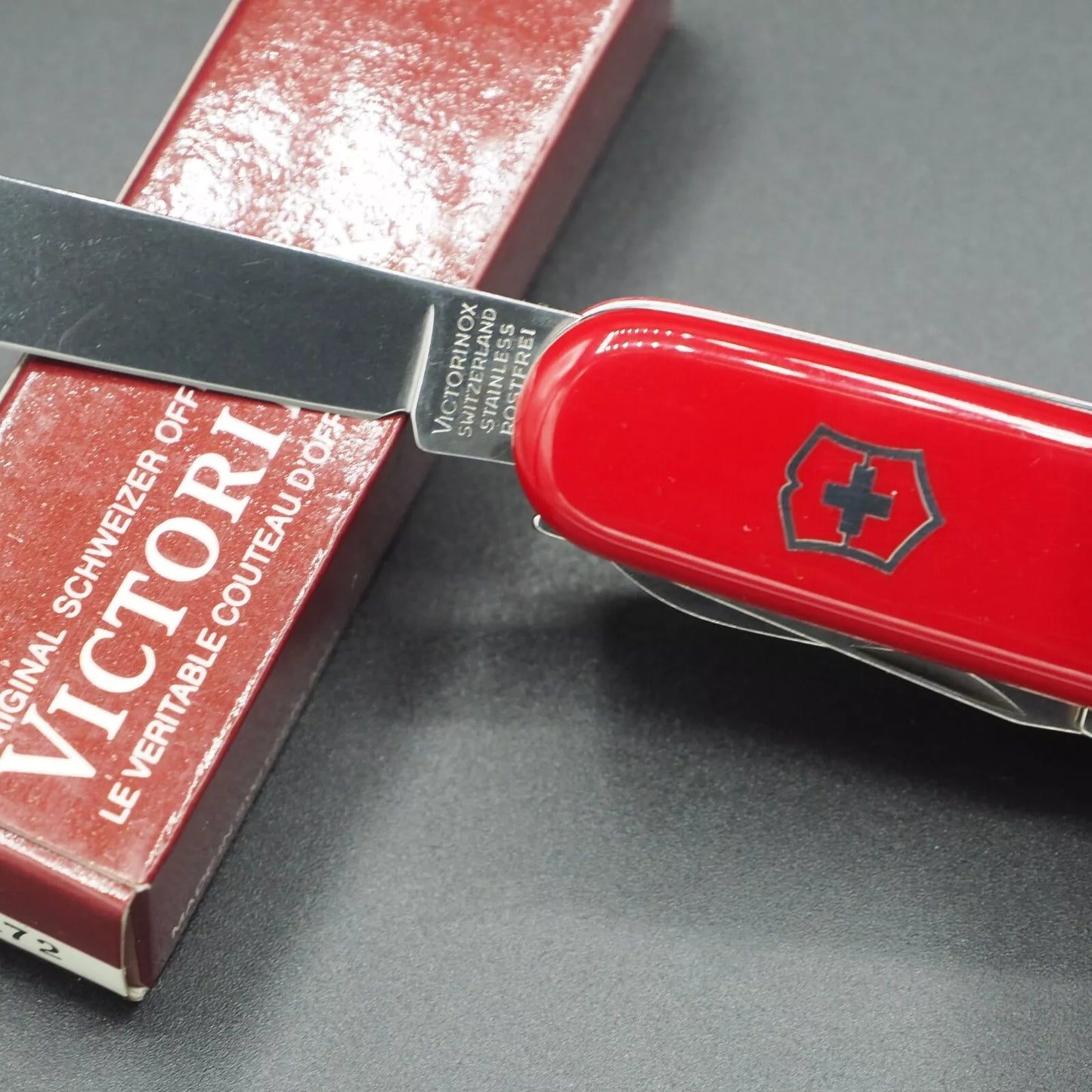 Victorinox Angler ALTER LAGER Schweizer Taschenmesser BNIB