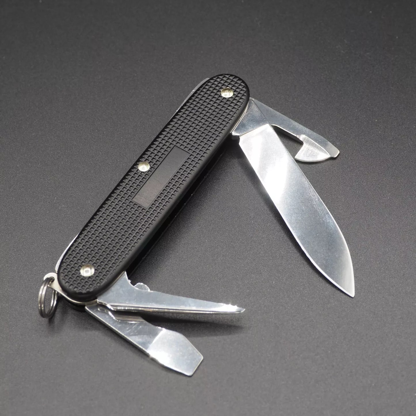 Victorinox Pioneer Black Beauty mit rotem Schild, sehr selten, nicht mehr erhältlich. NEU + BOX