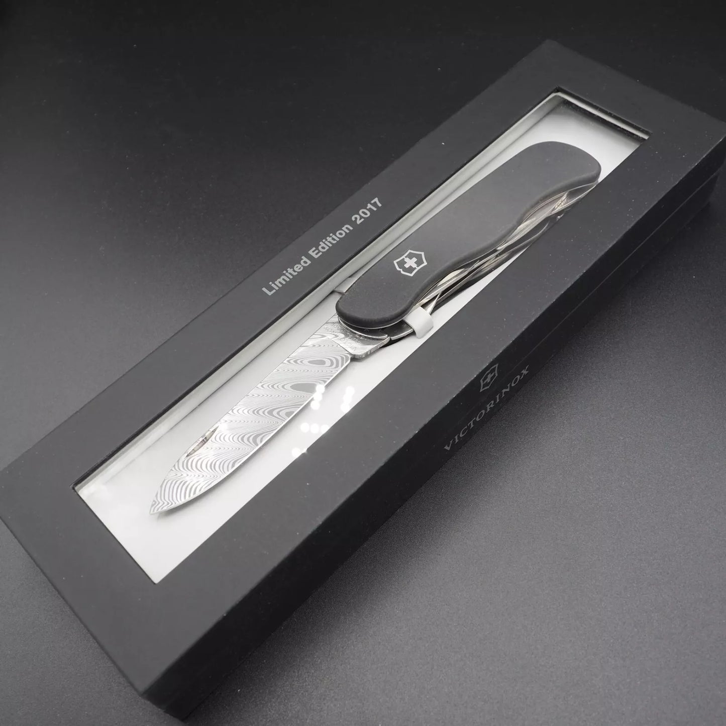 Victorinox Damast 2017 Outrider Schweizer Taschenmesser neu in Box, sehr selten