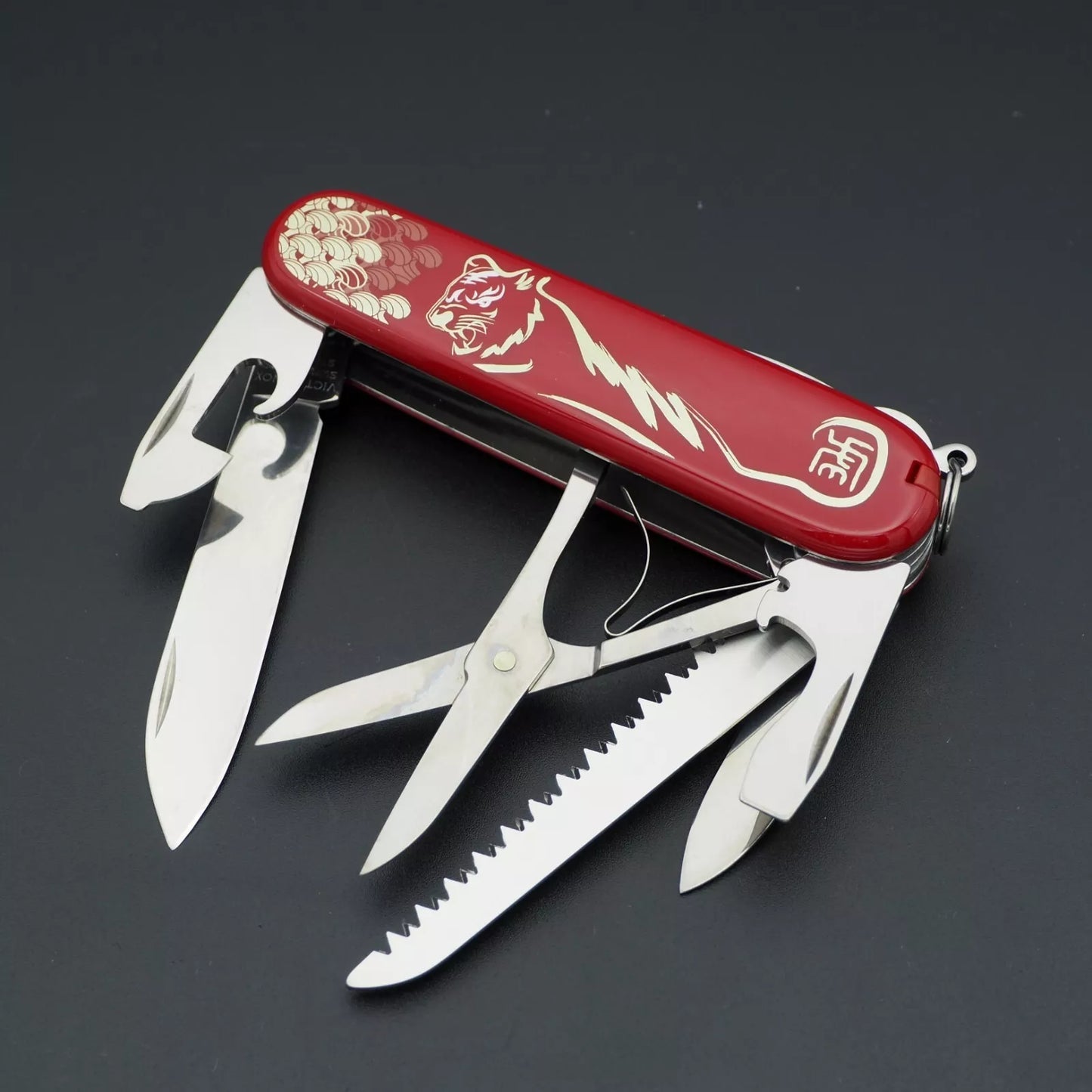 Victorinox Year of the Tiger  Huntsman 2022 Limited Edition Special Edition NEW with Box