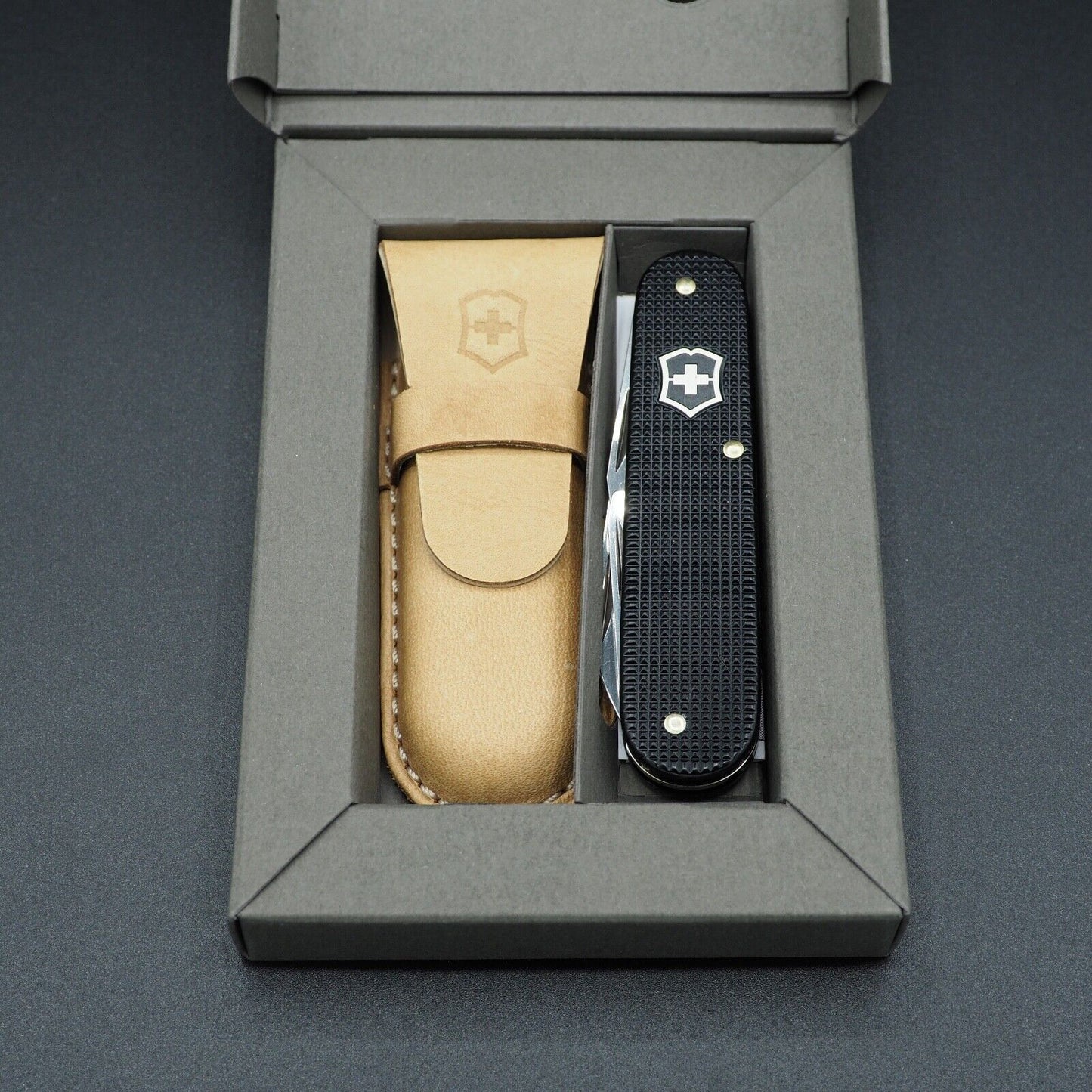 Victorinox Cadet Color Alox Black Special Edition 2012 wird nicht mehr hergestellt