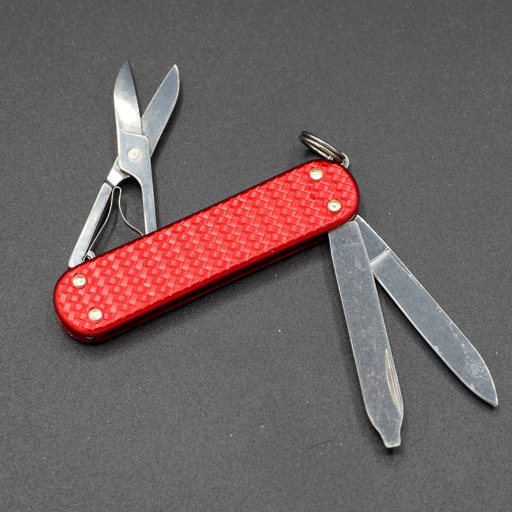 Victorinox discount alox red